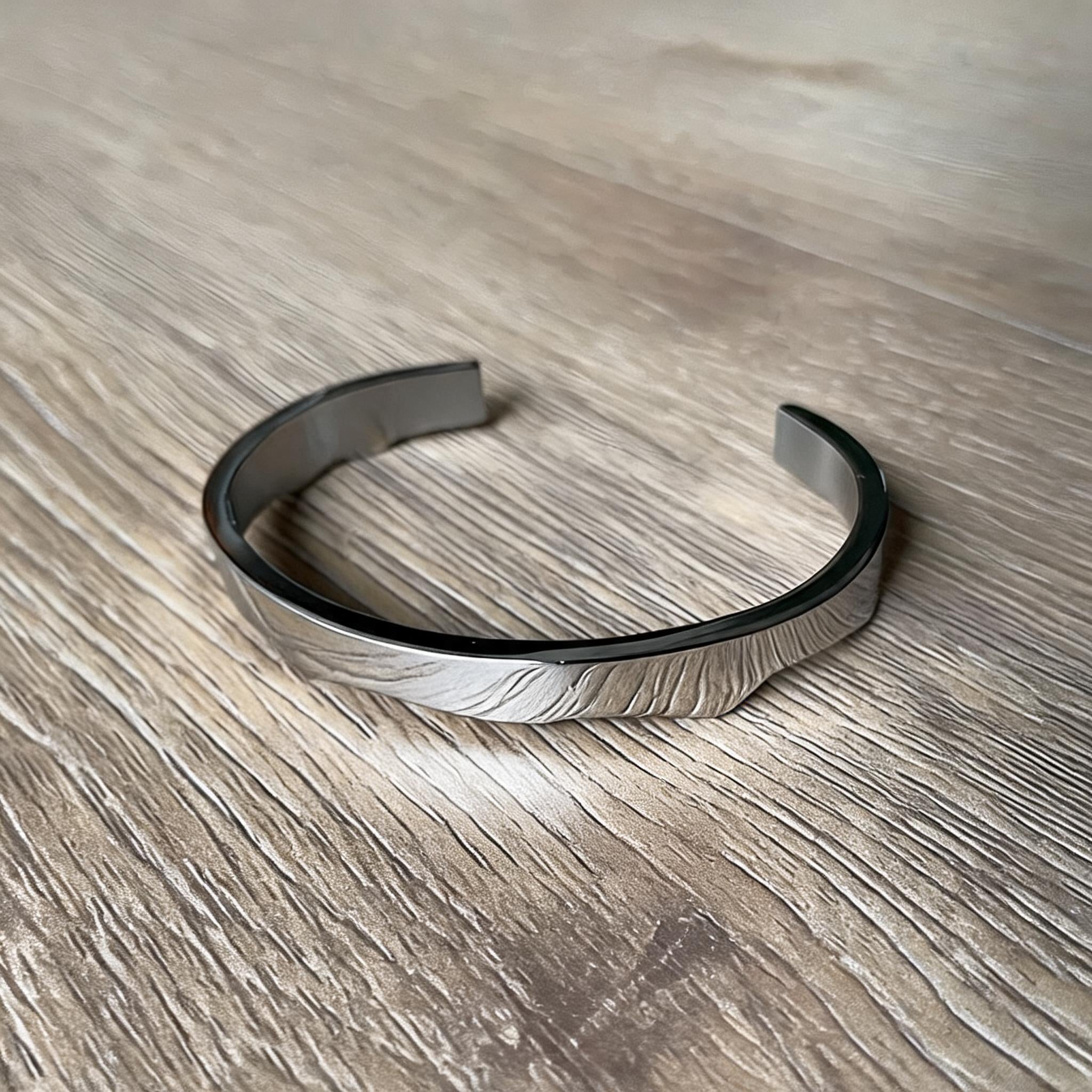 Adjustable Irregular Debossed Mirror Bracelet