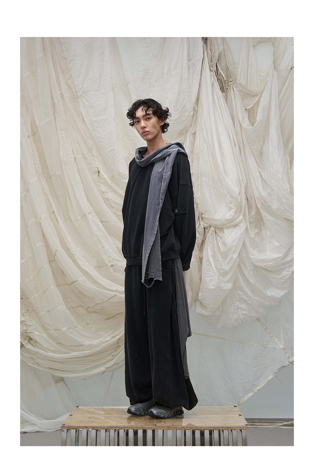 Washed Detachable Ripped Hood Grey Sweatshirt