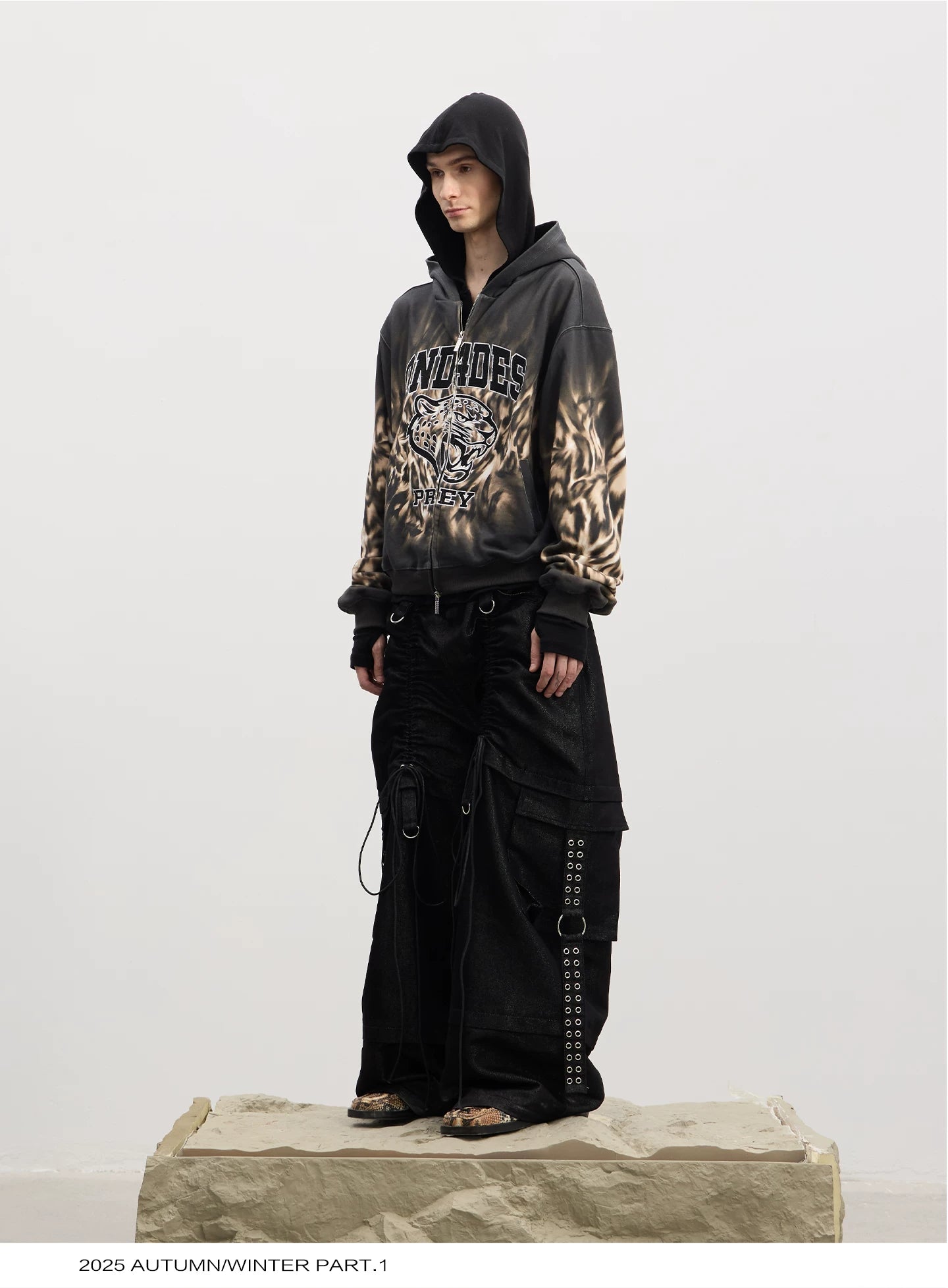 Adjustable Ruched Strap Pocket Cargo Jeans