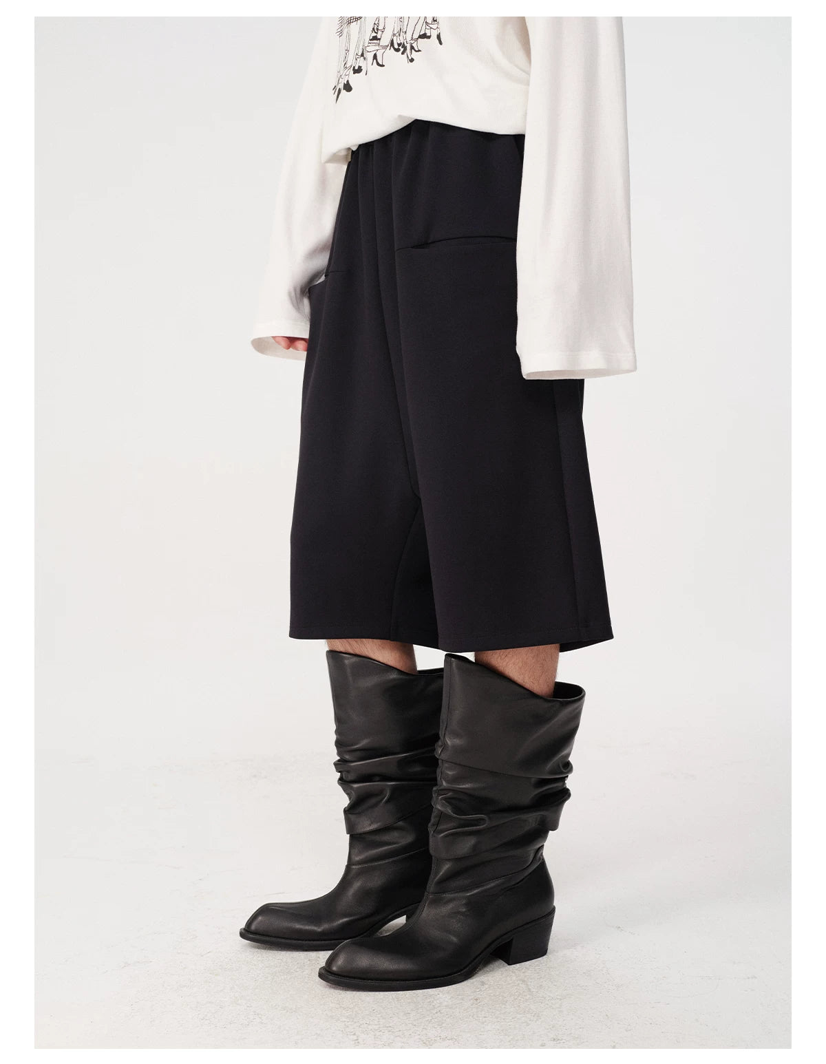 Pocketed Low-Rise Tencel Shorts