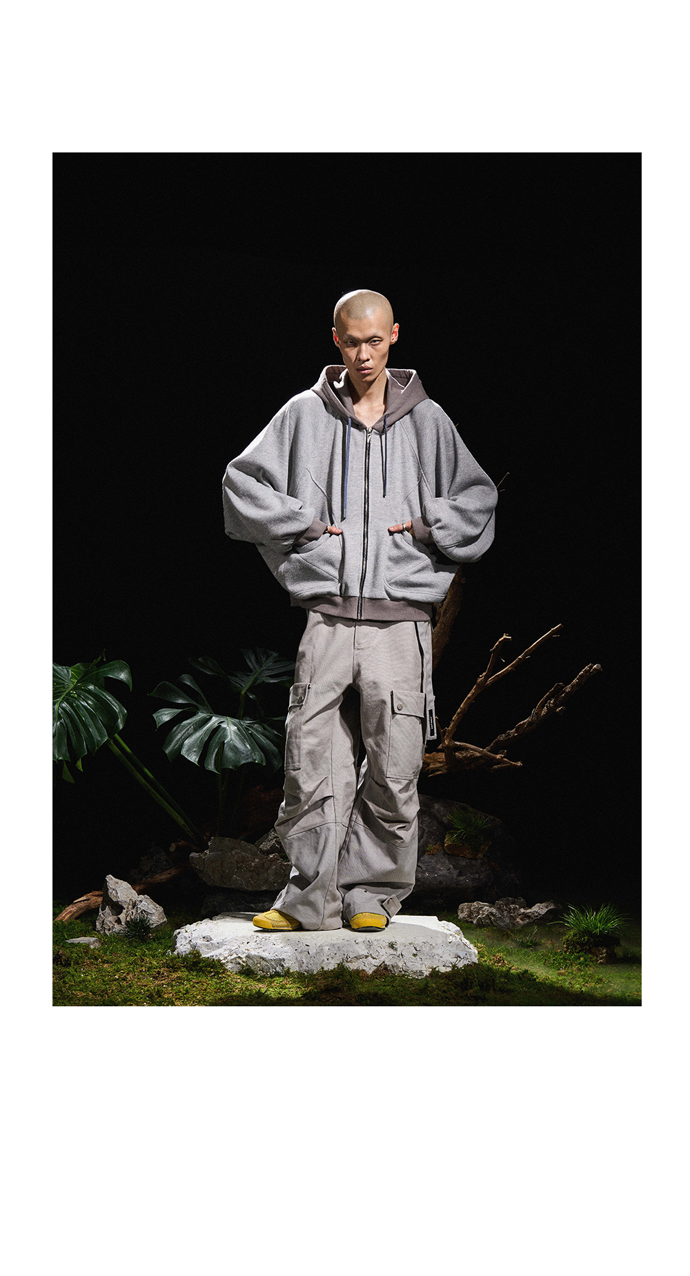 Batwing Sleeve Paneled Zip Knit Sweatshirt