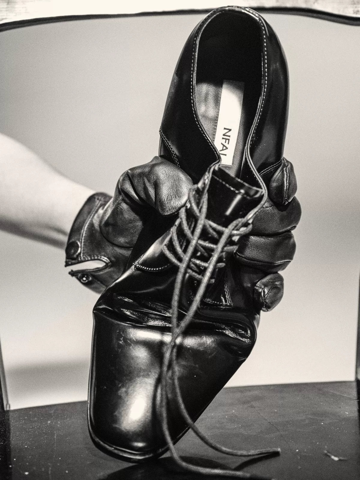 Pointed Toe Pleated Leather Derby Shoes
