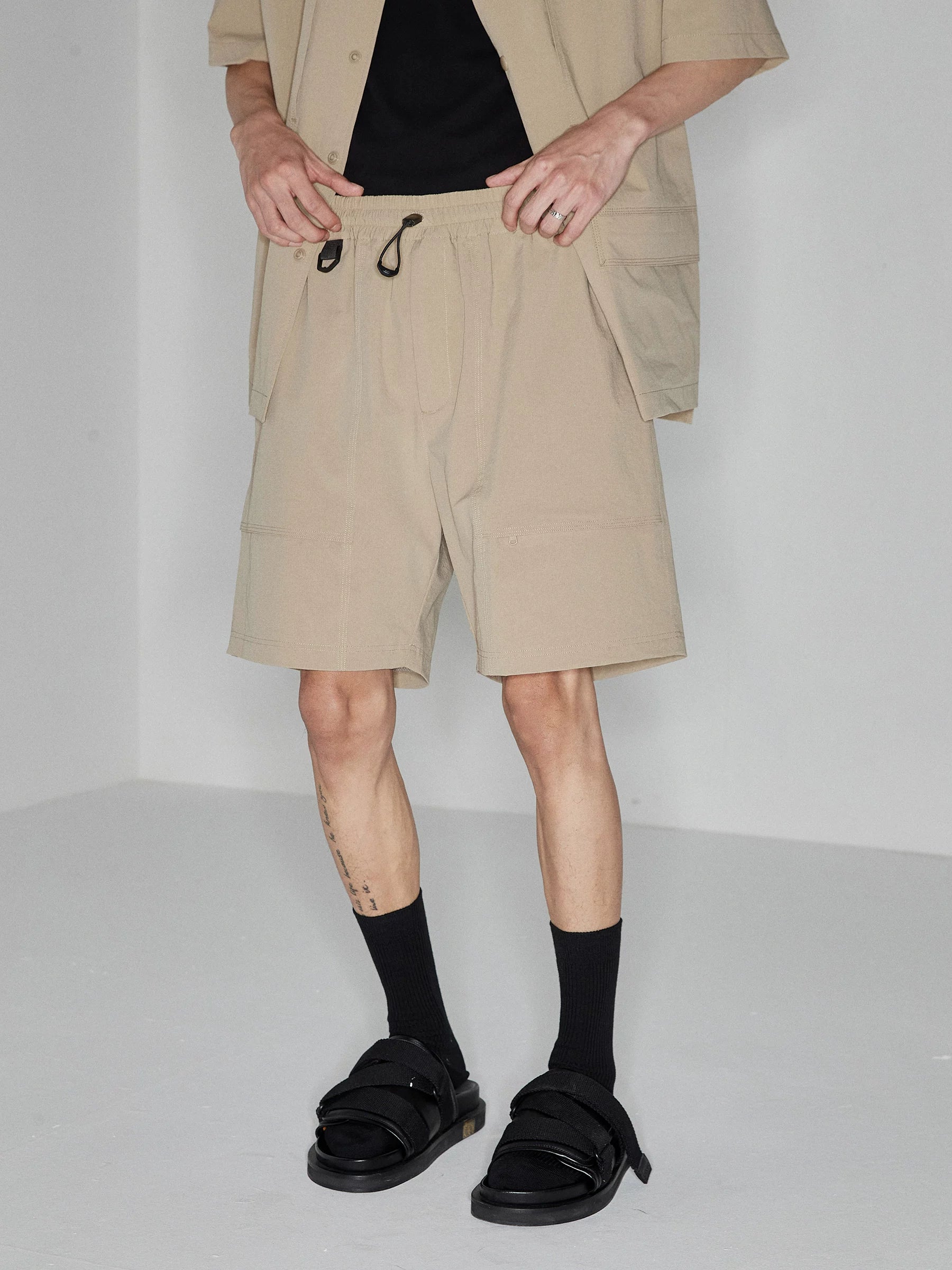 Plaid Multi-Pocket Elastic Waist Shorts