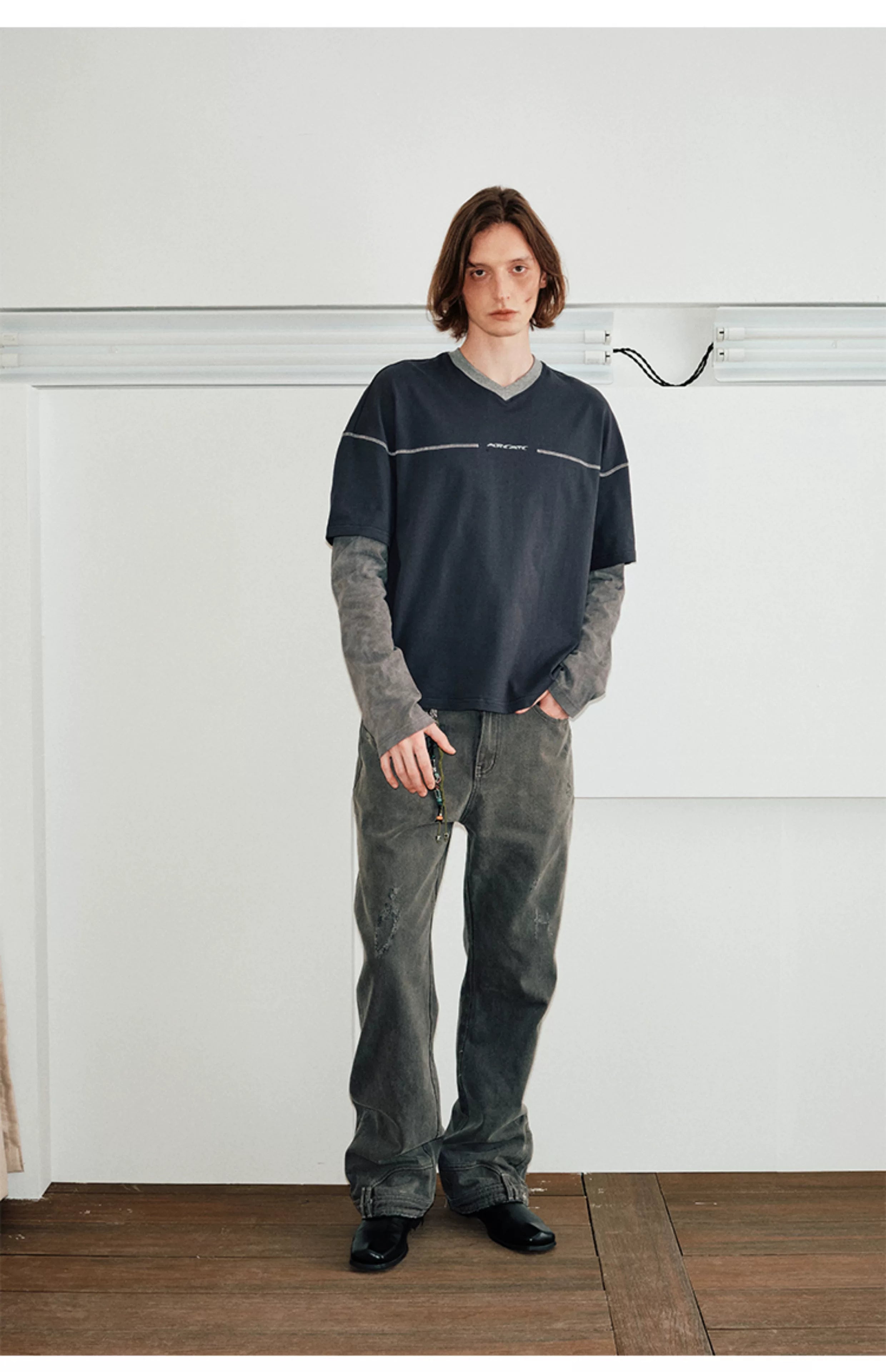 Men's Distressed Two-Way Zip Flared Jeans