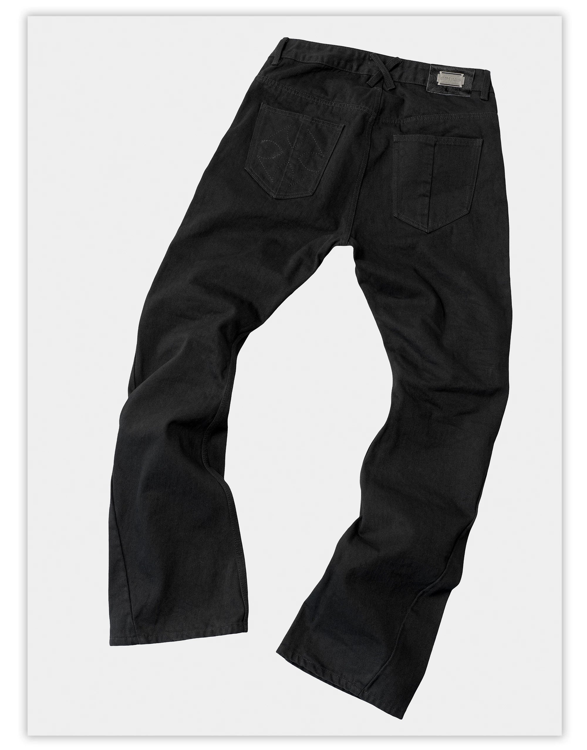 15 Oz Rigid Black Curved Jeans