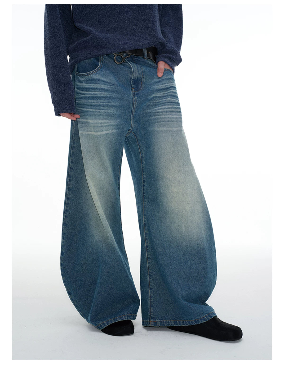 Pleated Distressed Wide Curved Jeans