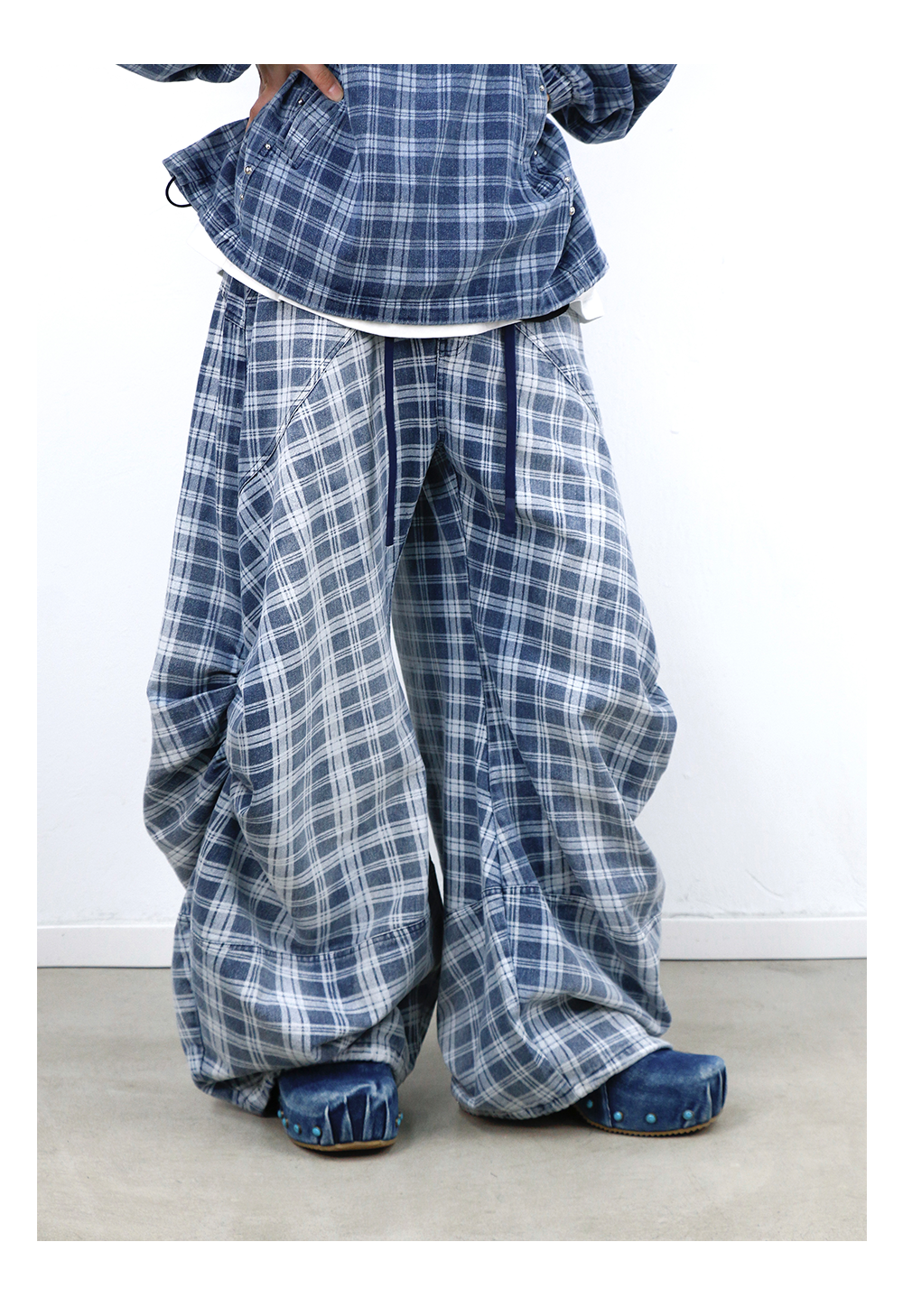 Loose Gradient Washed Plaid Print Jeans
