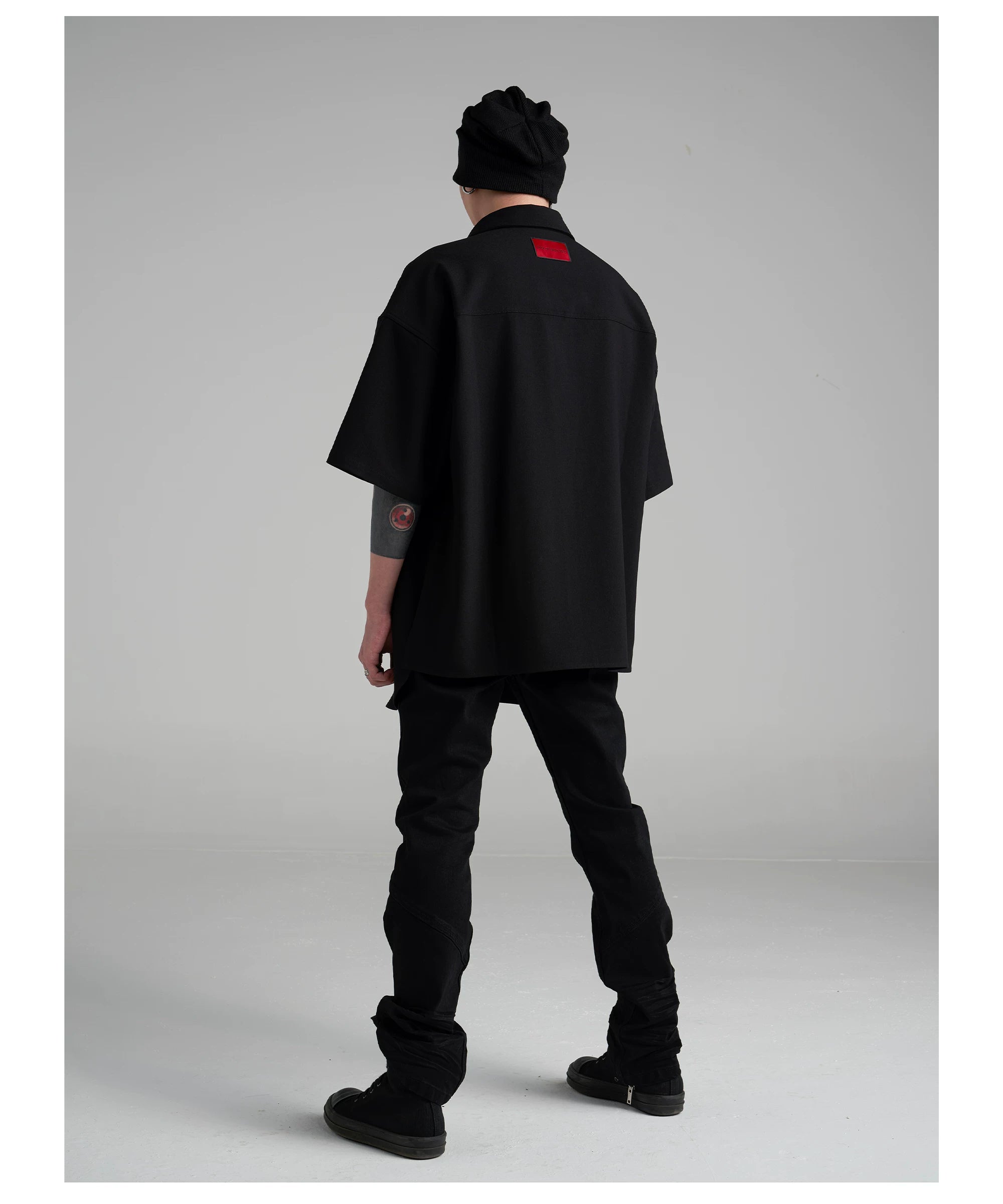Men's Black Fitted Short Sleeve Shirt