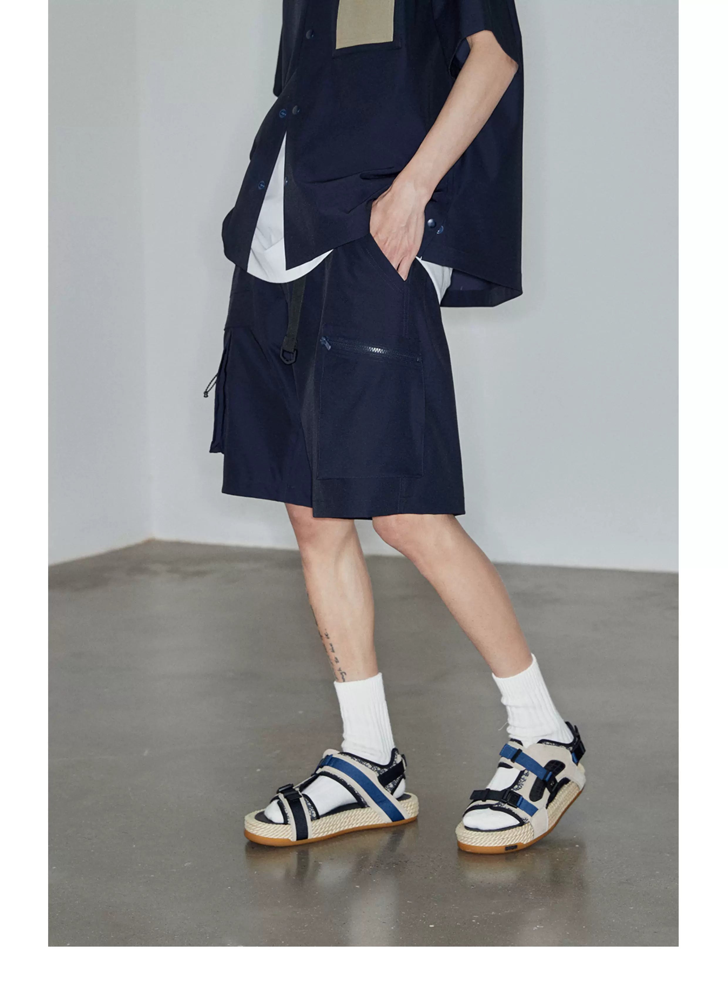 Magnetic Belted Elastic Multi-pocket Shorts