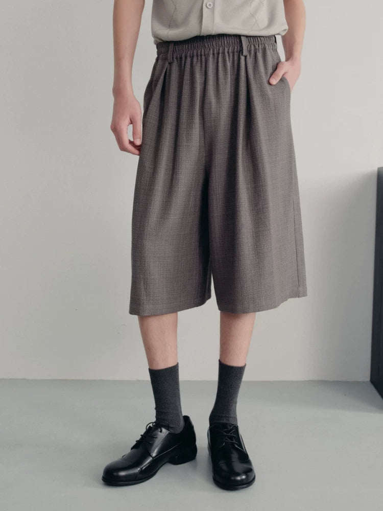Bubble Pleated Plaid Capri Pants