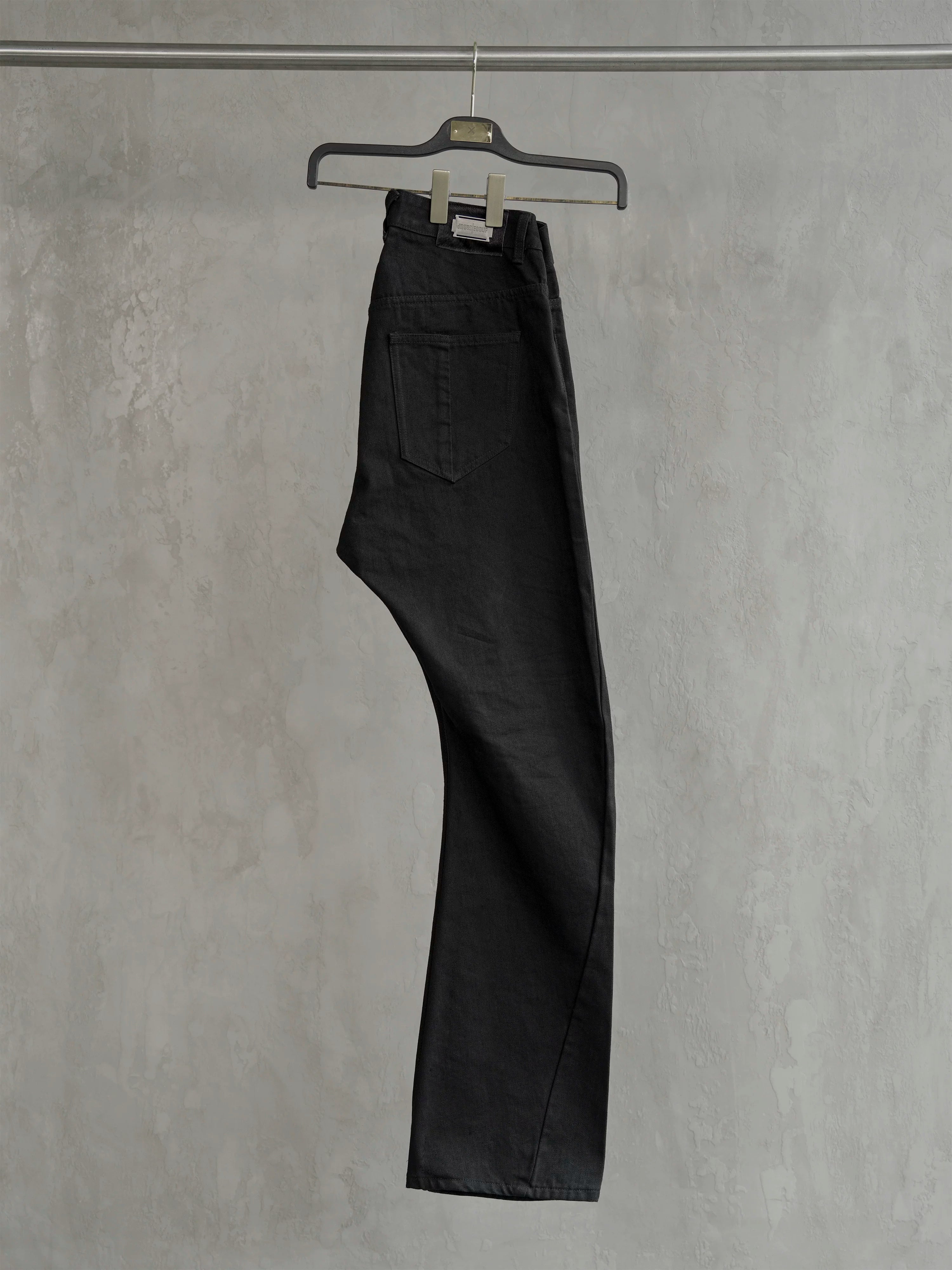 15 Oz Rigid Black Curved Jeans