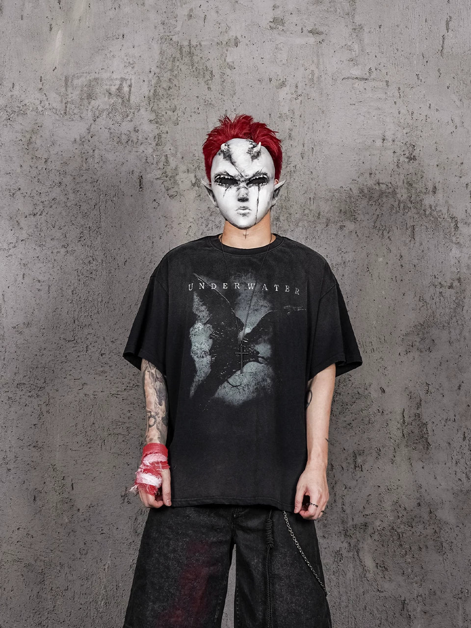 Crew Neck Distressed Raven Print Tee