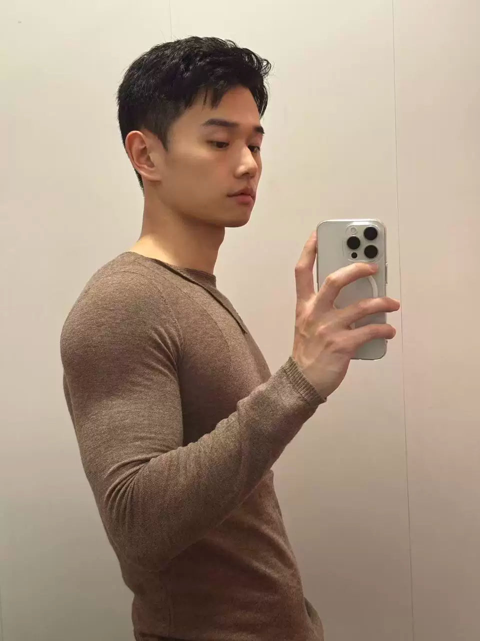 Lightweight Wool Slim Triangle Neck Sweater