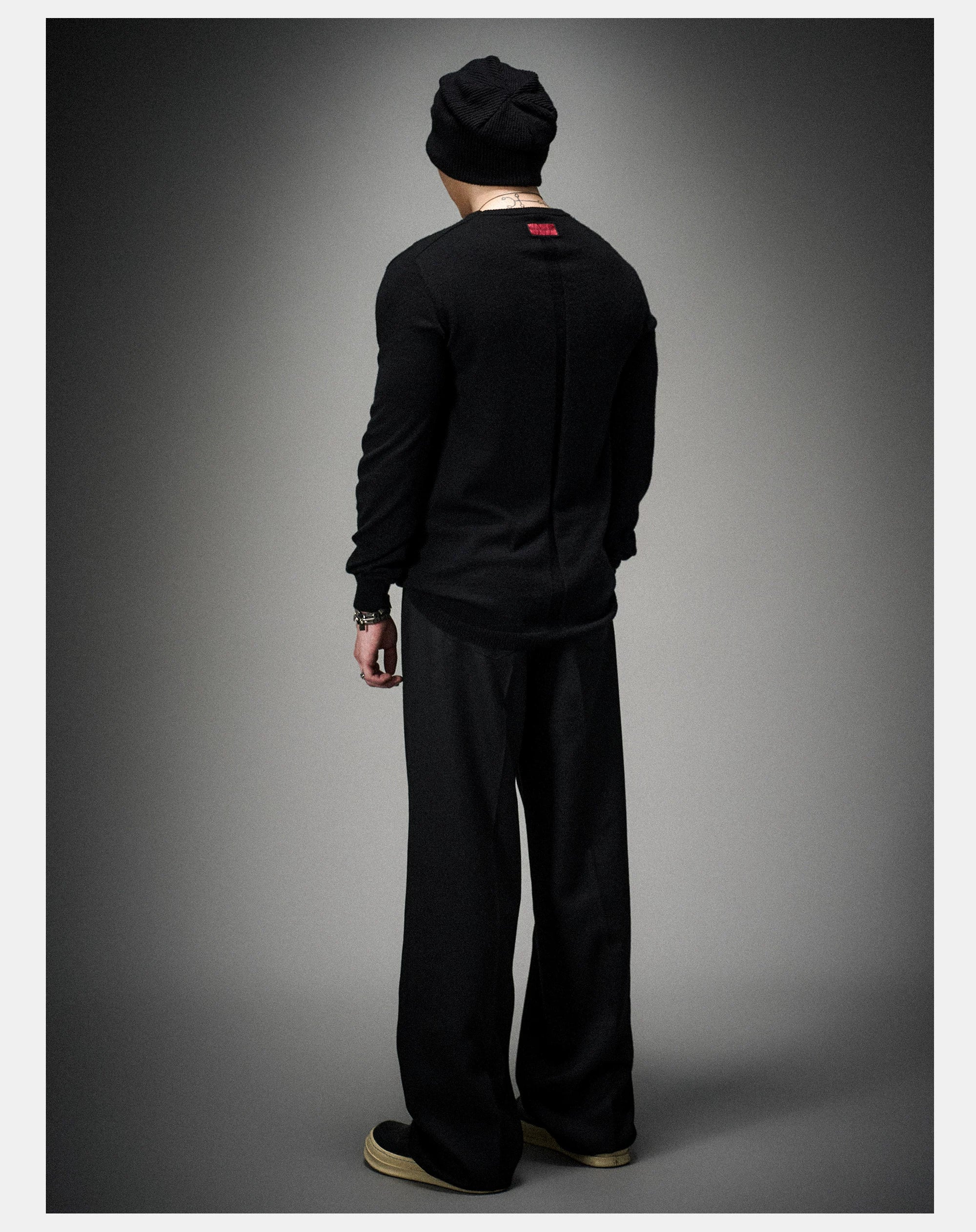 Fitted Dark Tailored Merino Cashmere Sweater