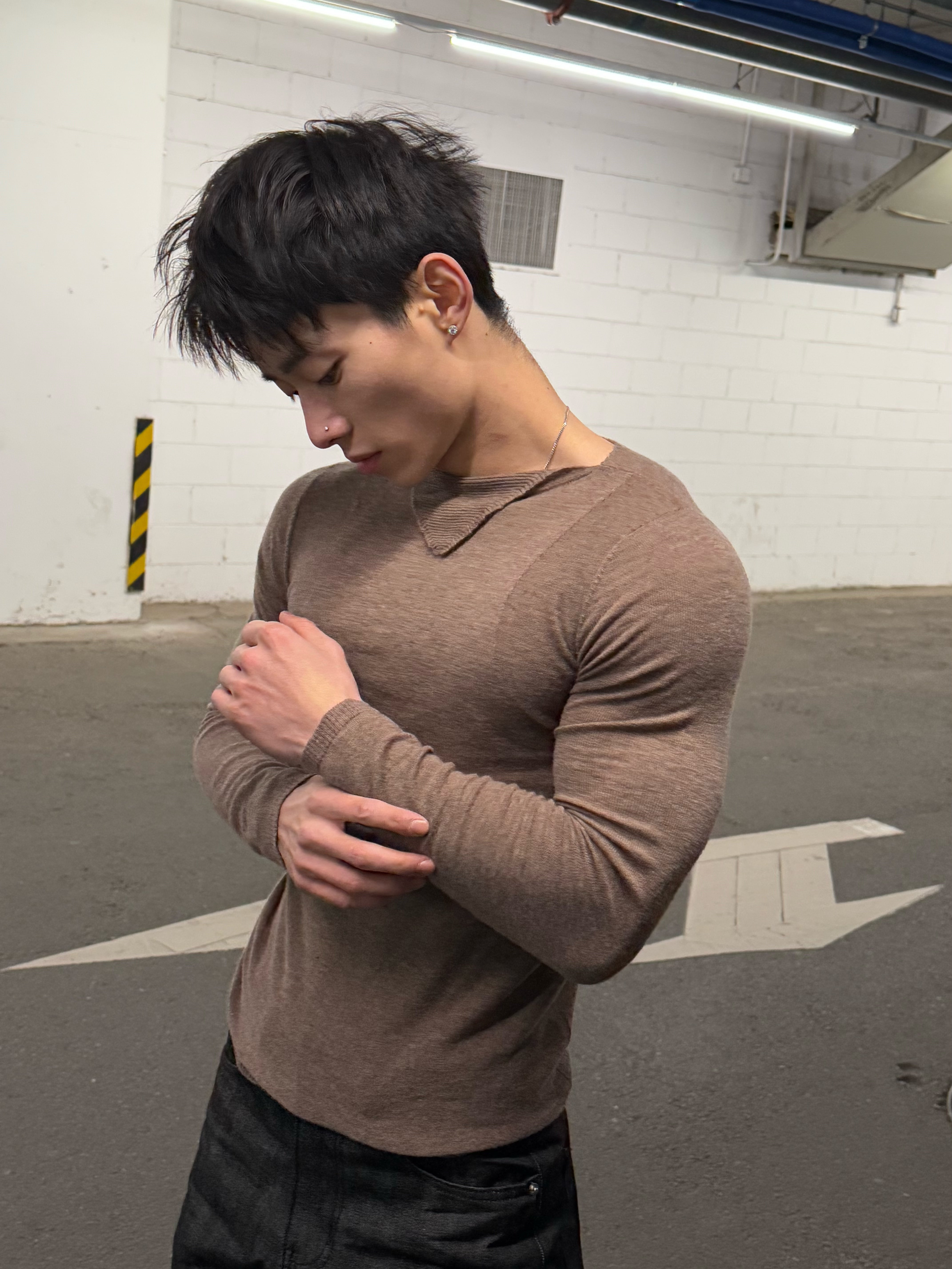 Lightweight Wool Slim Triangle Neck Sweater