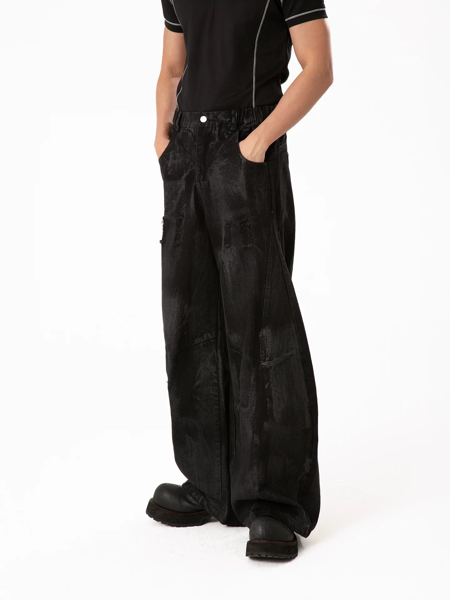 Men's Loose Distressed Black Curved Jeans