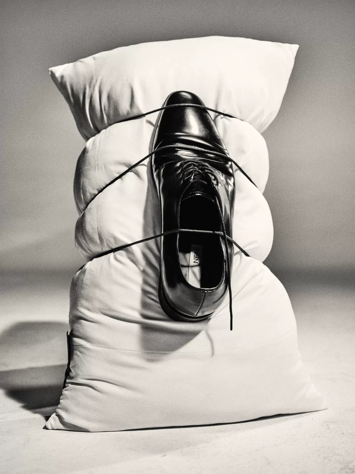 Pointed Toe Pleated Leather Derby Shoes
