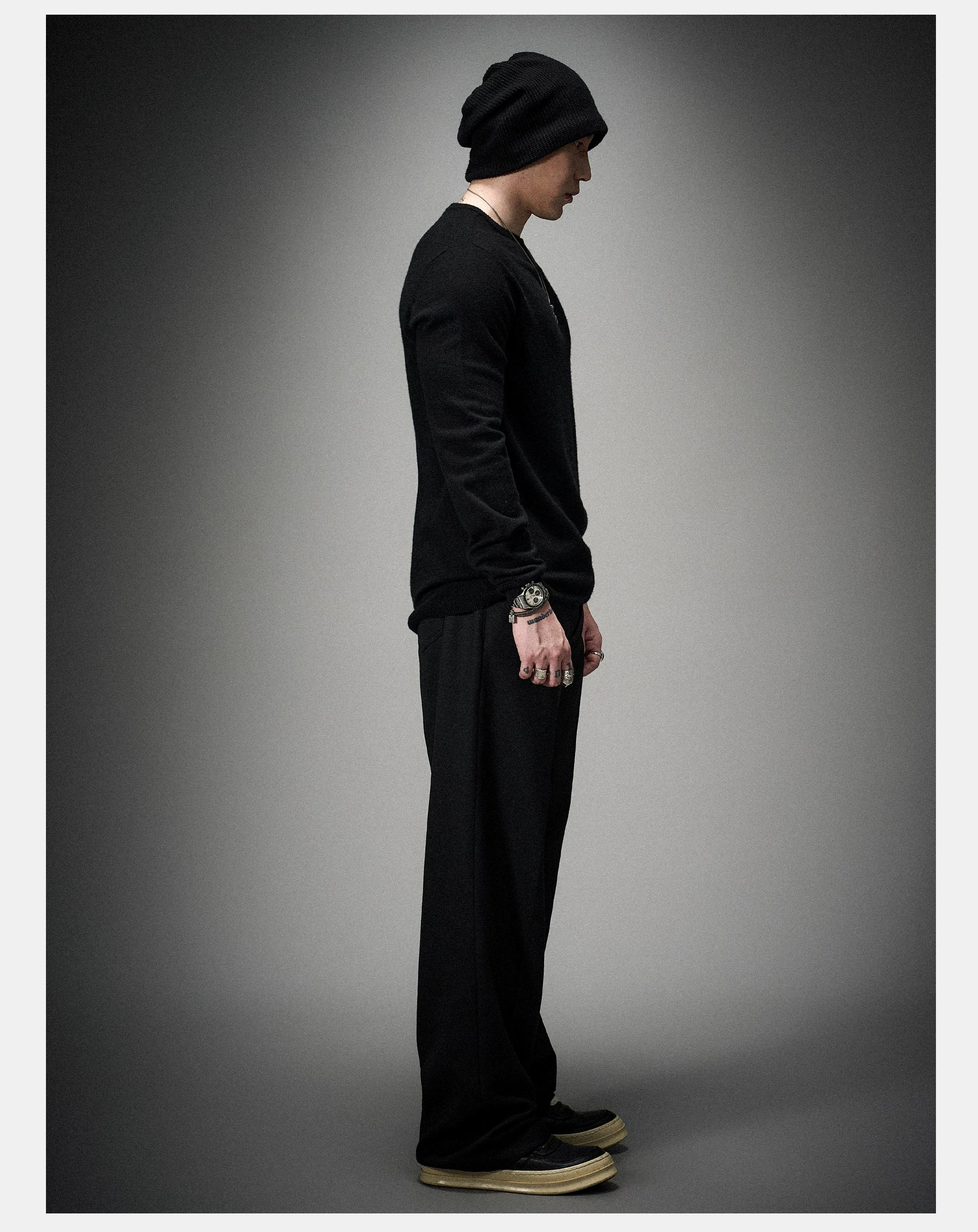 Fitted Dark Tailored Merino Cashmere Sweater