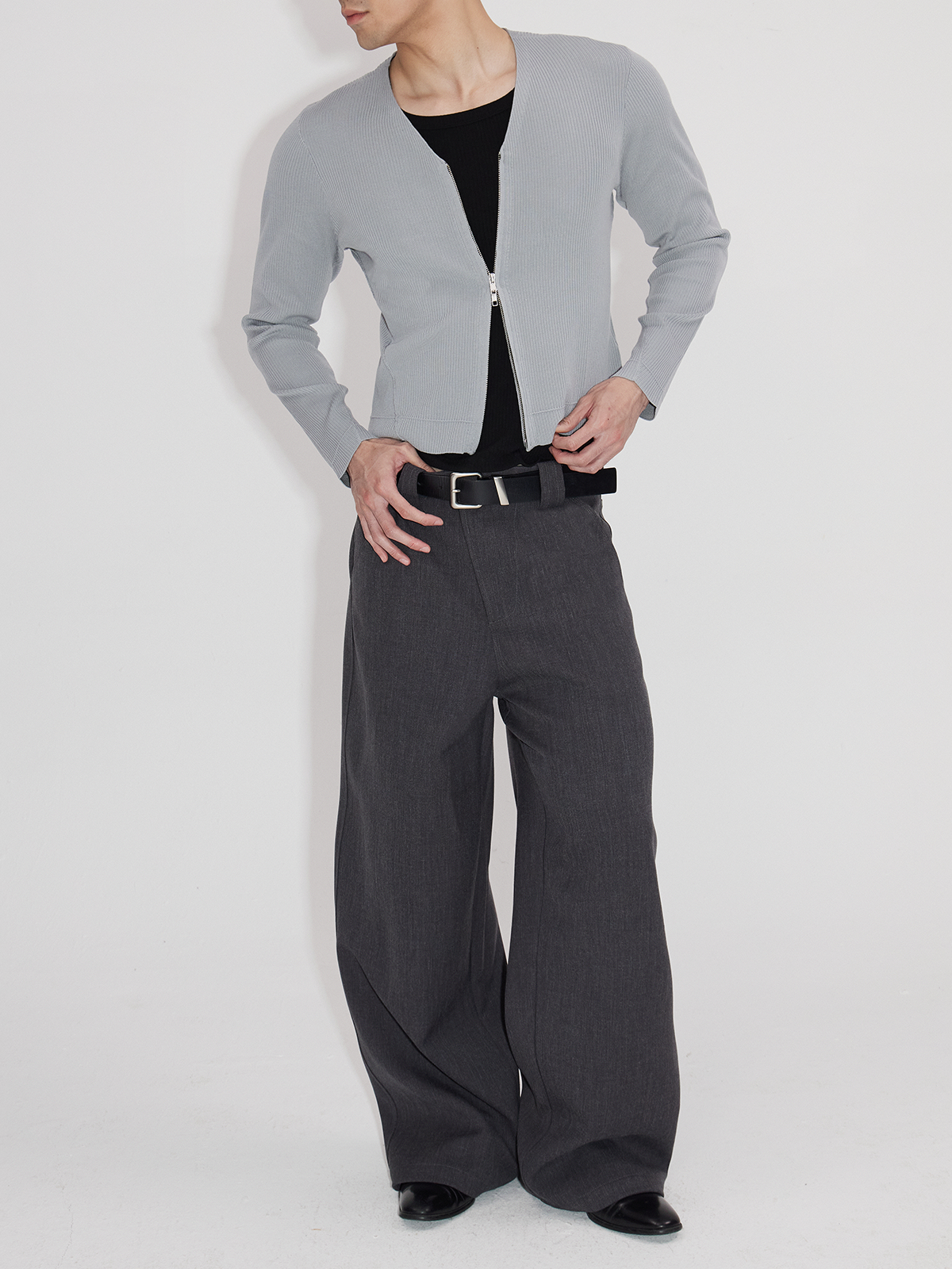 25SS V-Neck Zip Jacket