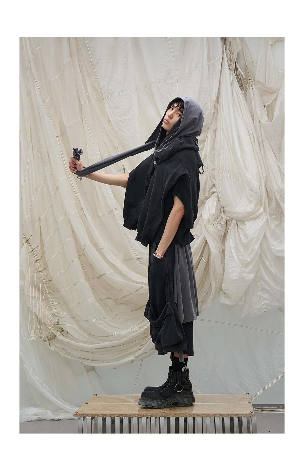 Washed Detachable Ripped Hood Grey Sweatshirt