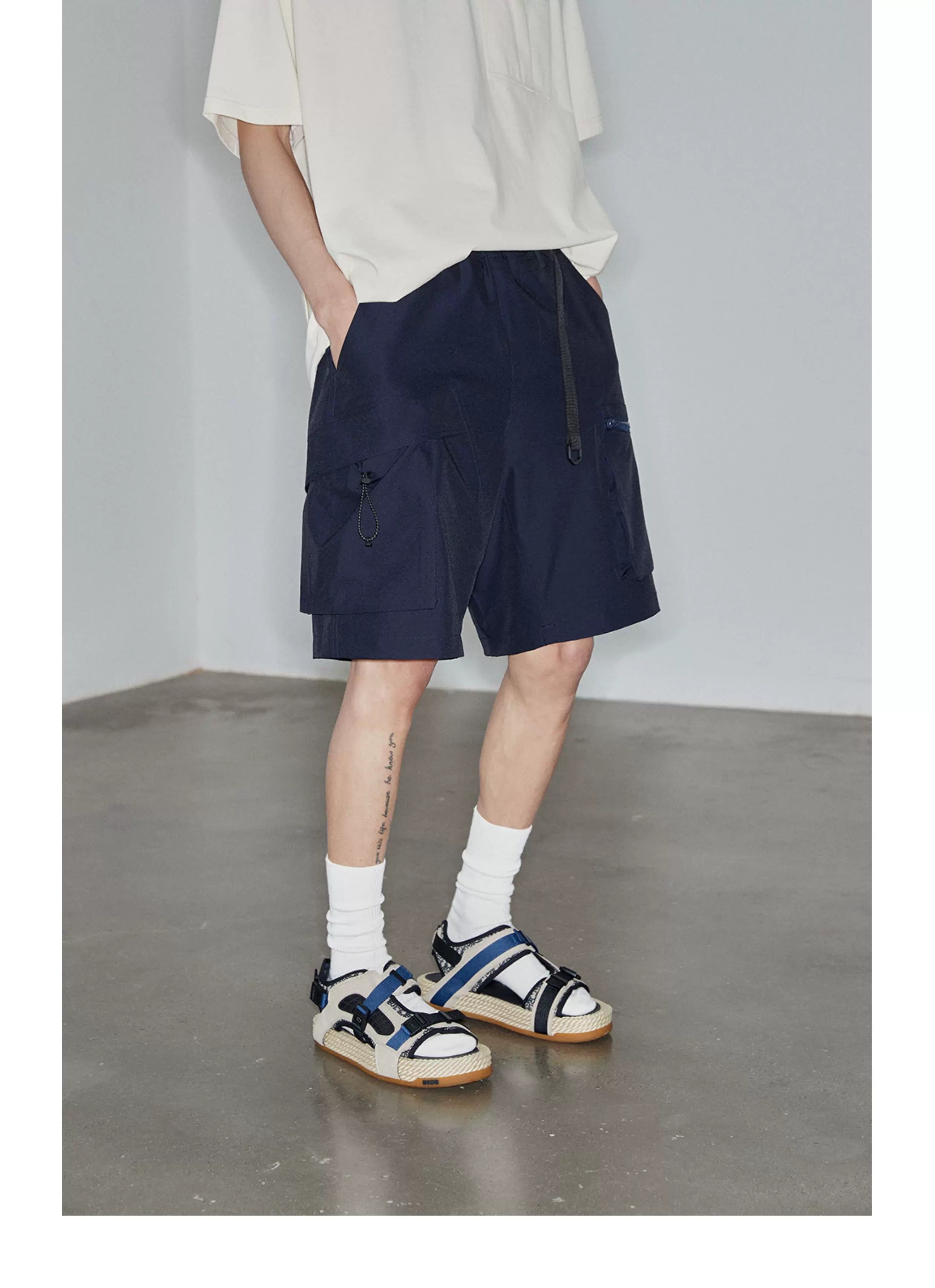 Magnetic Belted Elastic Multi-pocket Shorts