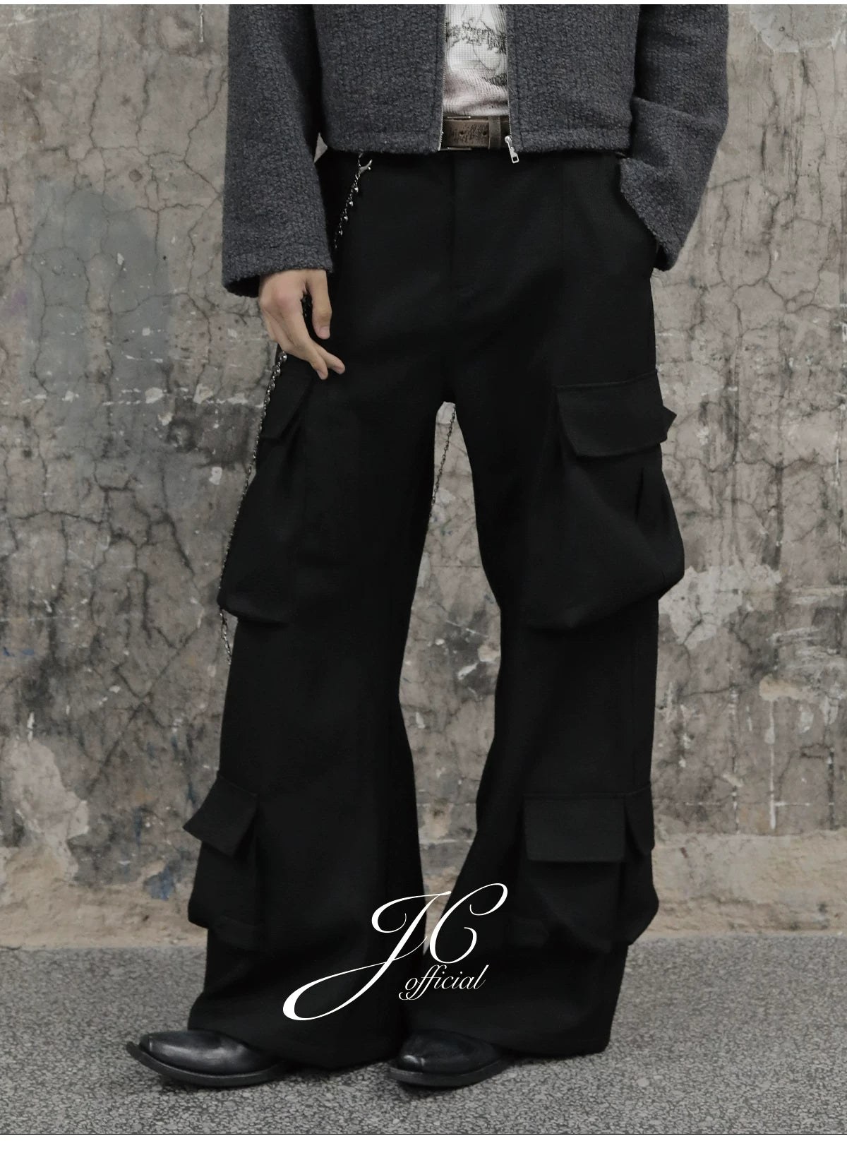 Knotty Curved Multi-Pocket Cargo Pants