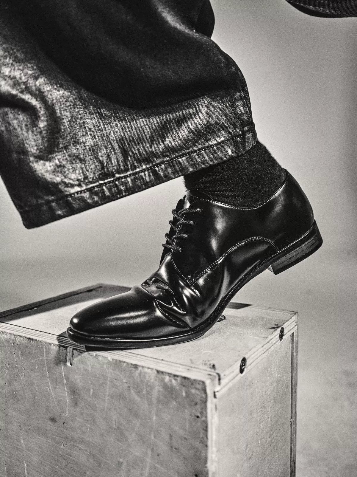 Pointed Toe Pleated Leather Derby Shoes