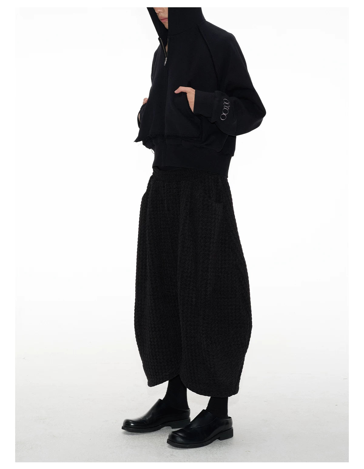 Jacquard Low-Rise Cropped Pants