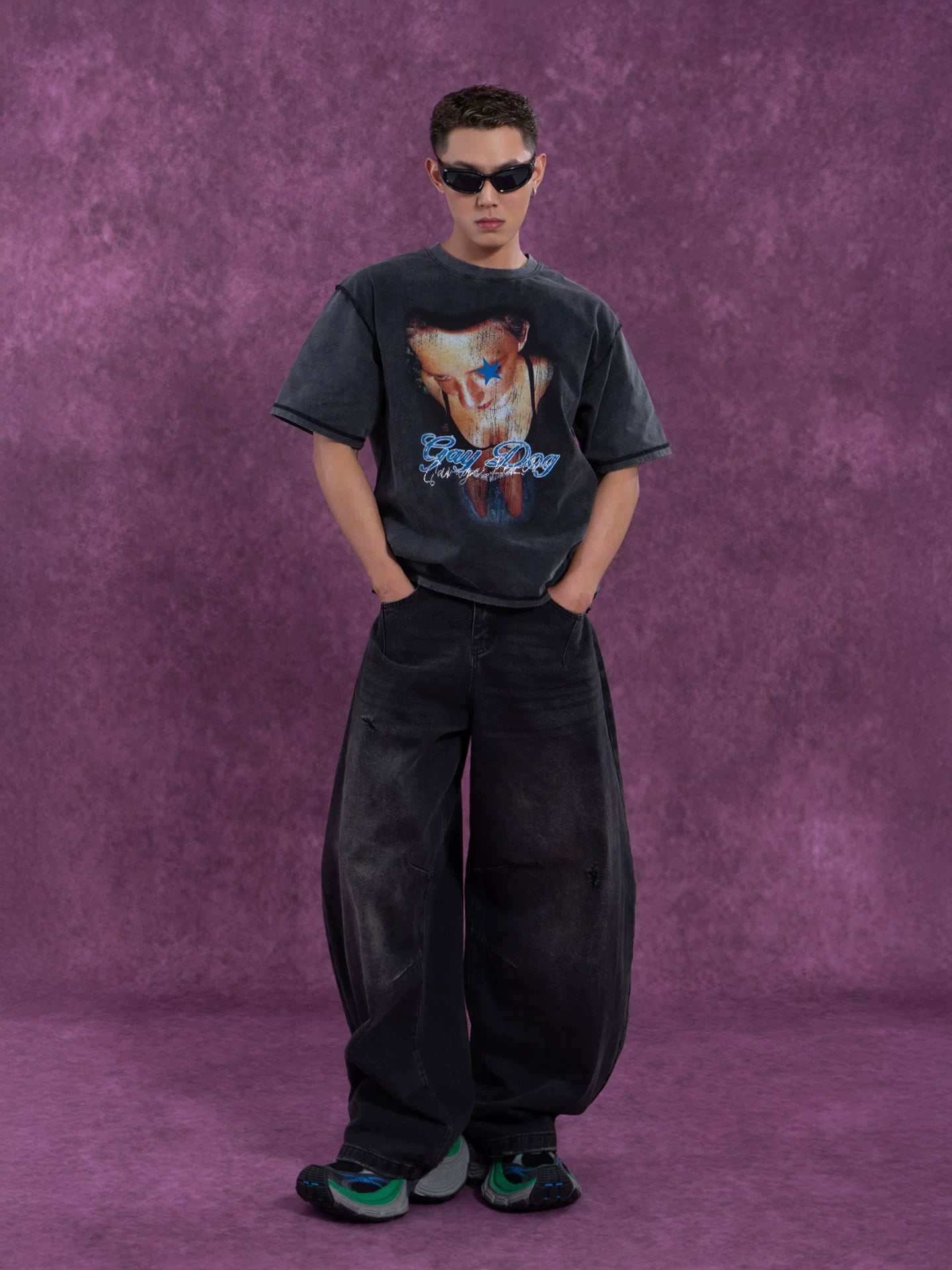 Men's Faded Black Curved Wide Jeans