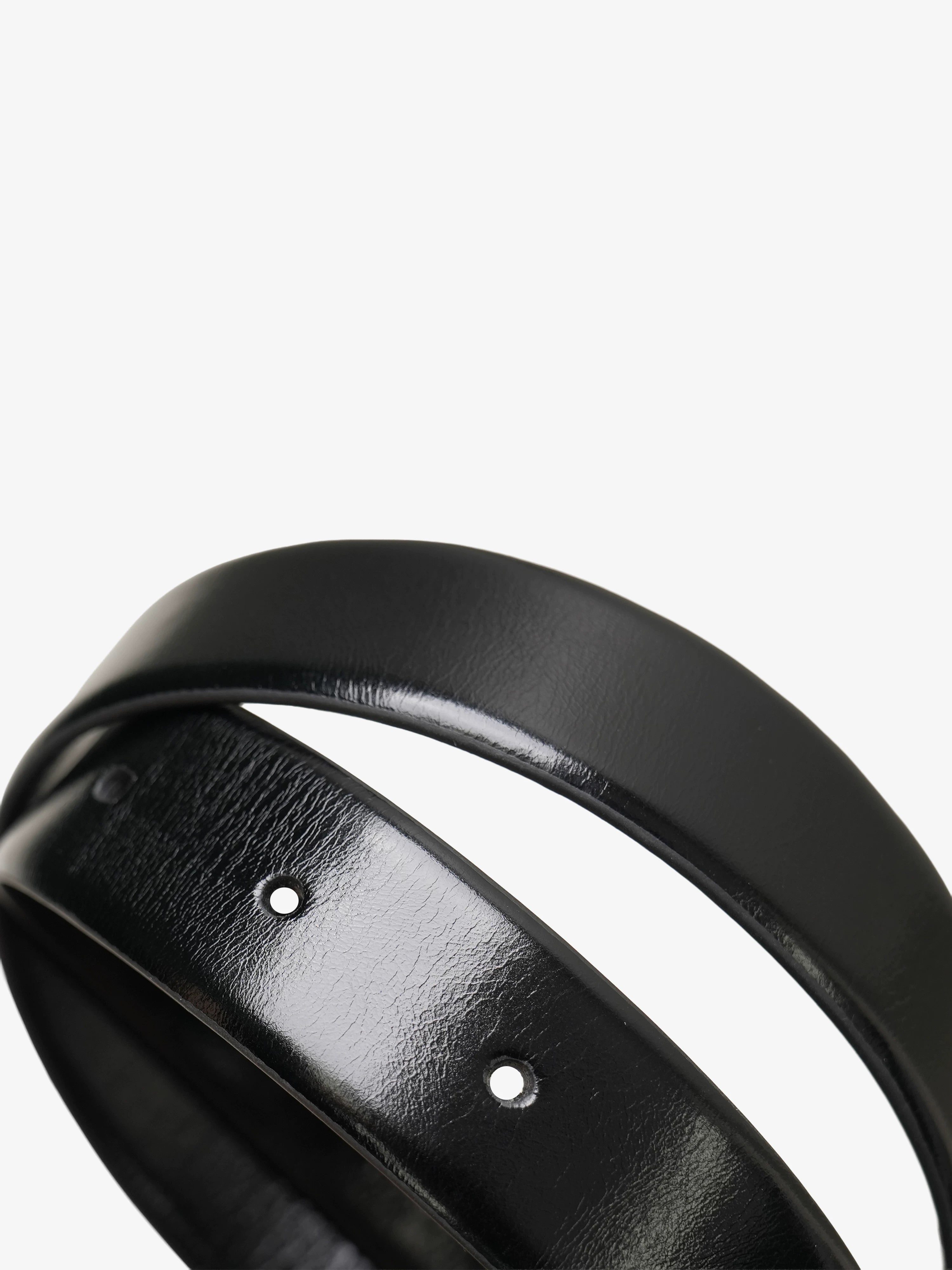 Textured Leather Belt With Buckle