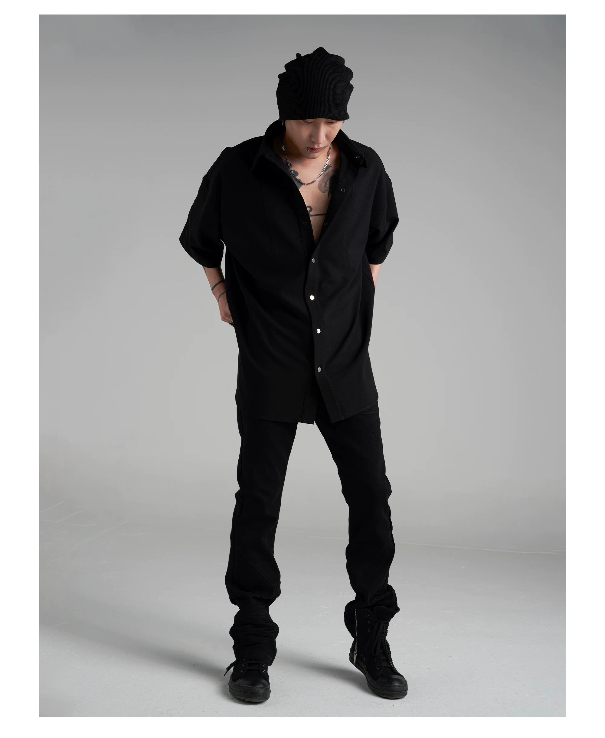 Men's Black Fitted Short Sleeve Shirt