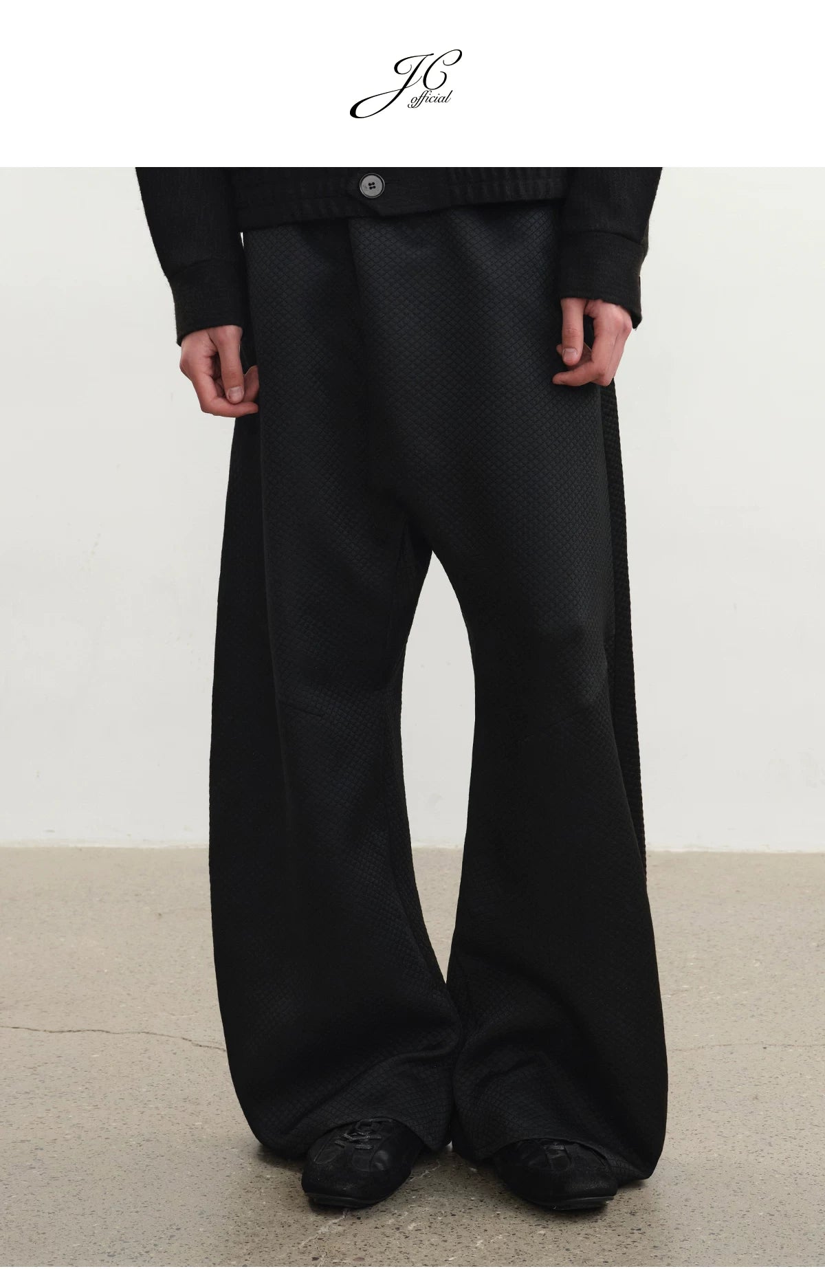 Low Rise Curved Pleated Quilted Pants