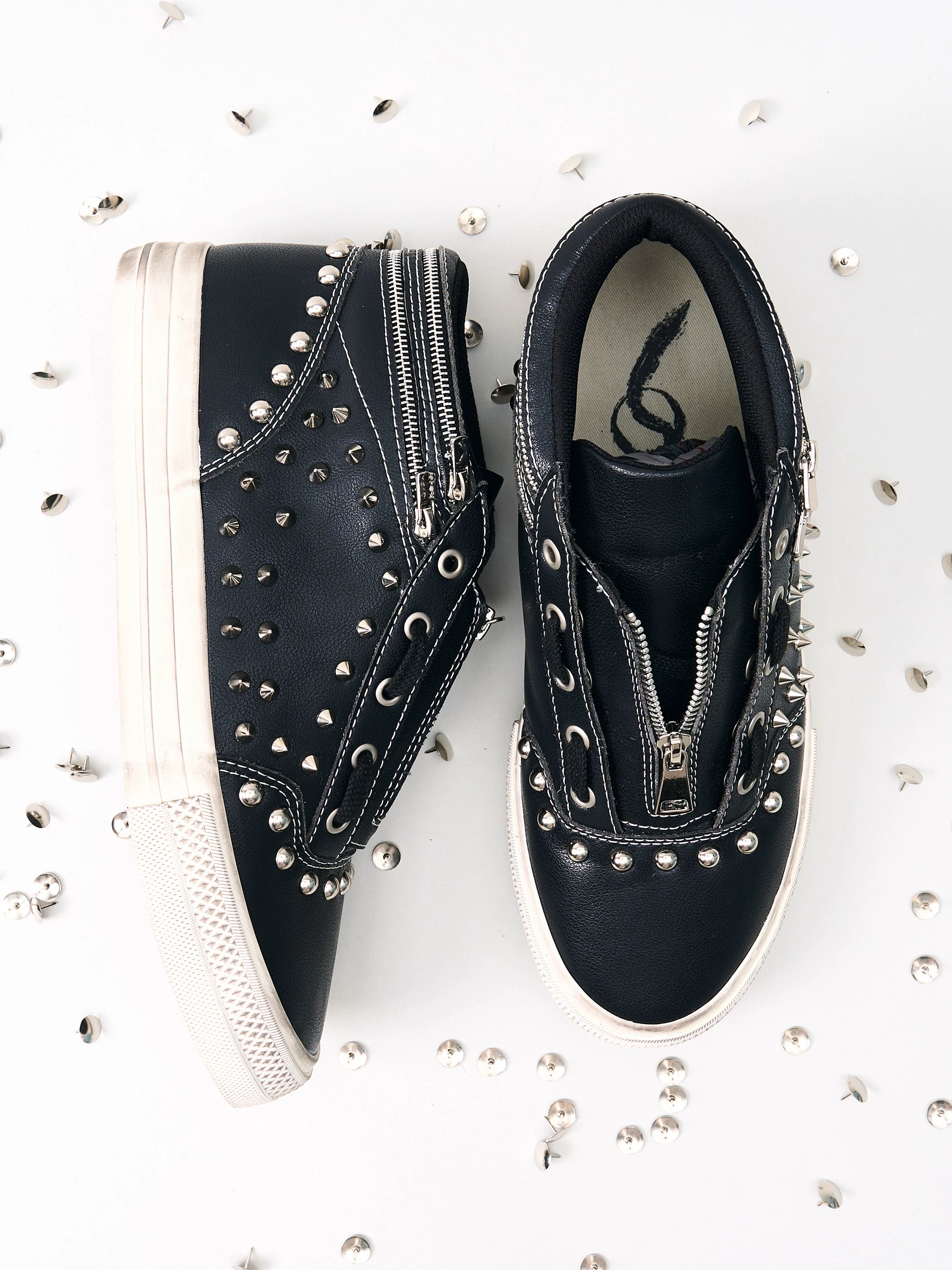 Men's Rivet Mid-top Skate Shoes