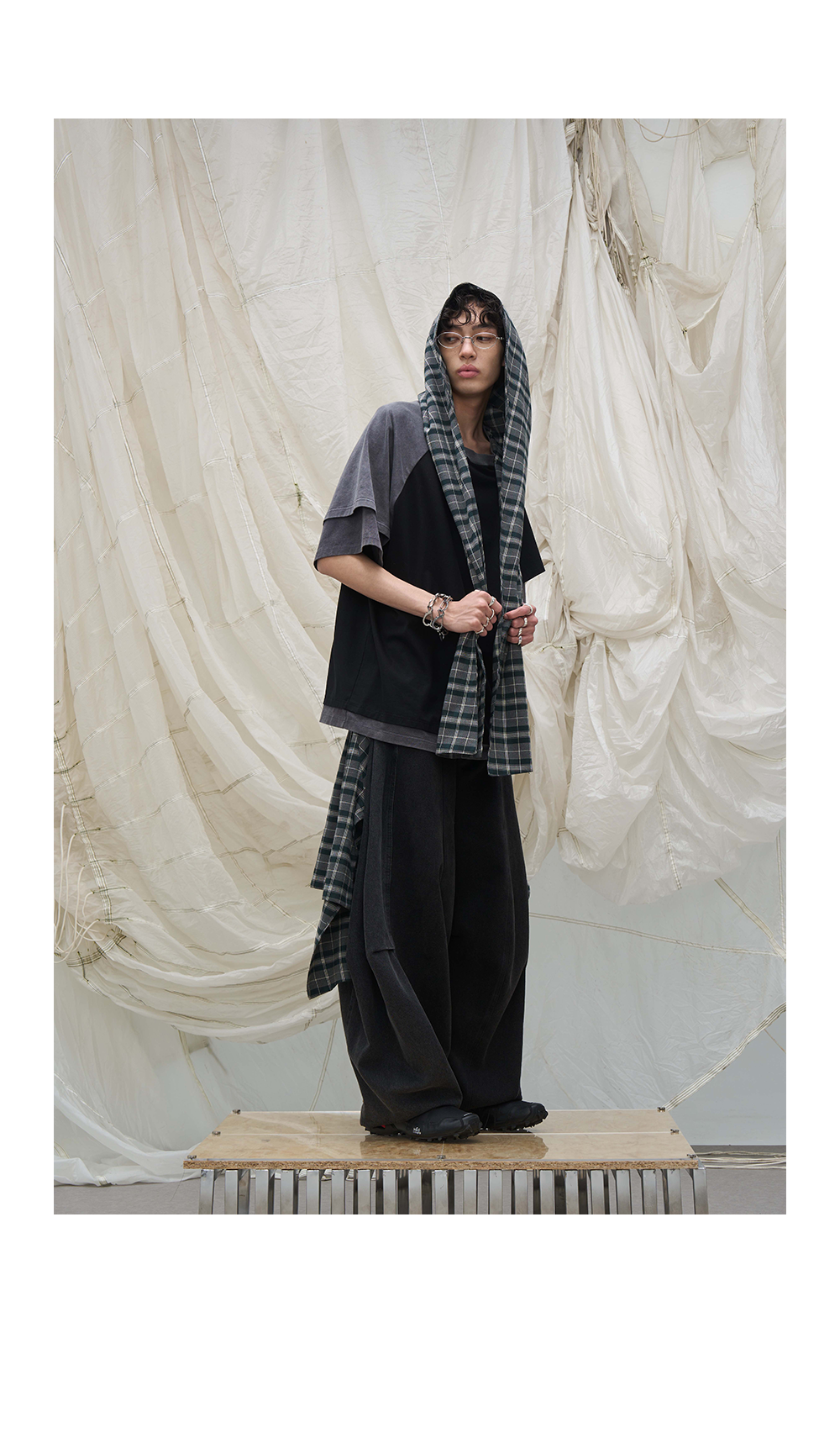 Detachable Hood Color Block Washed Tee