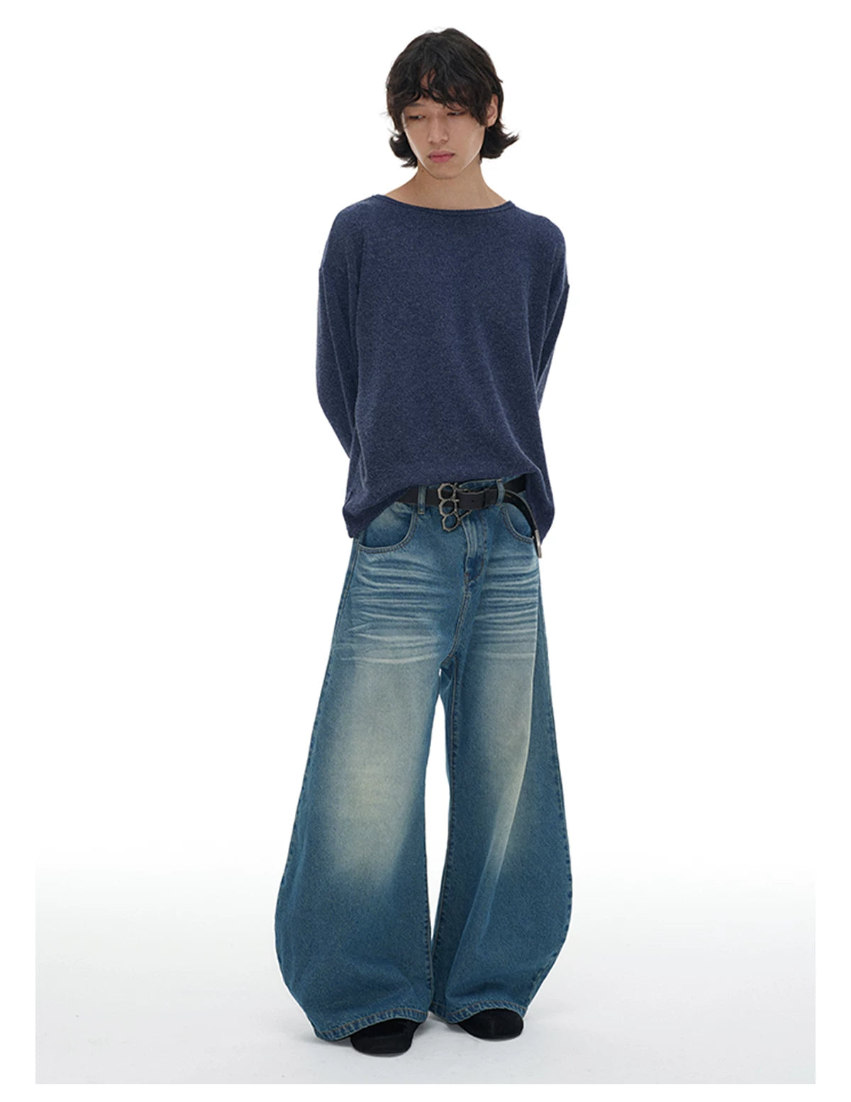 Pleated Distressed Wide Curved Jeans