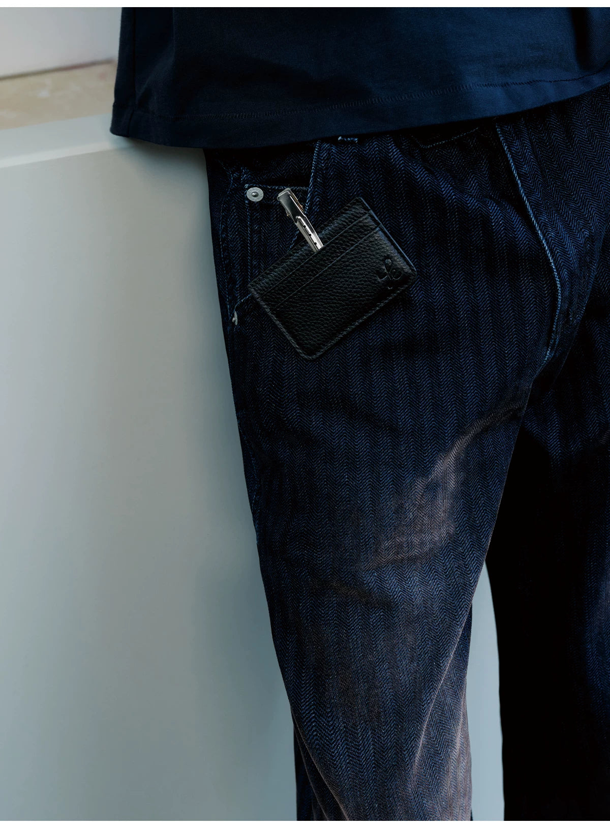 Magnetic Full Grain Leather Card Holder
