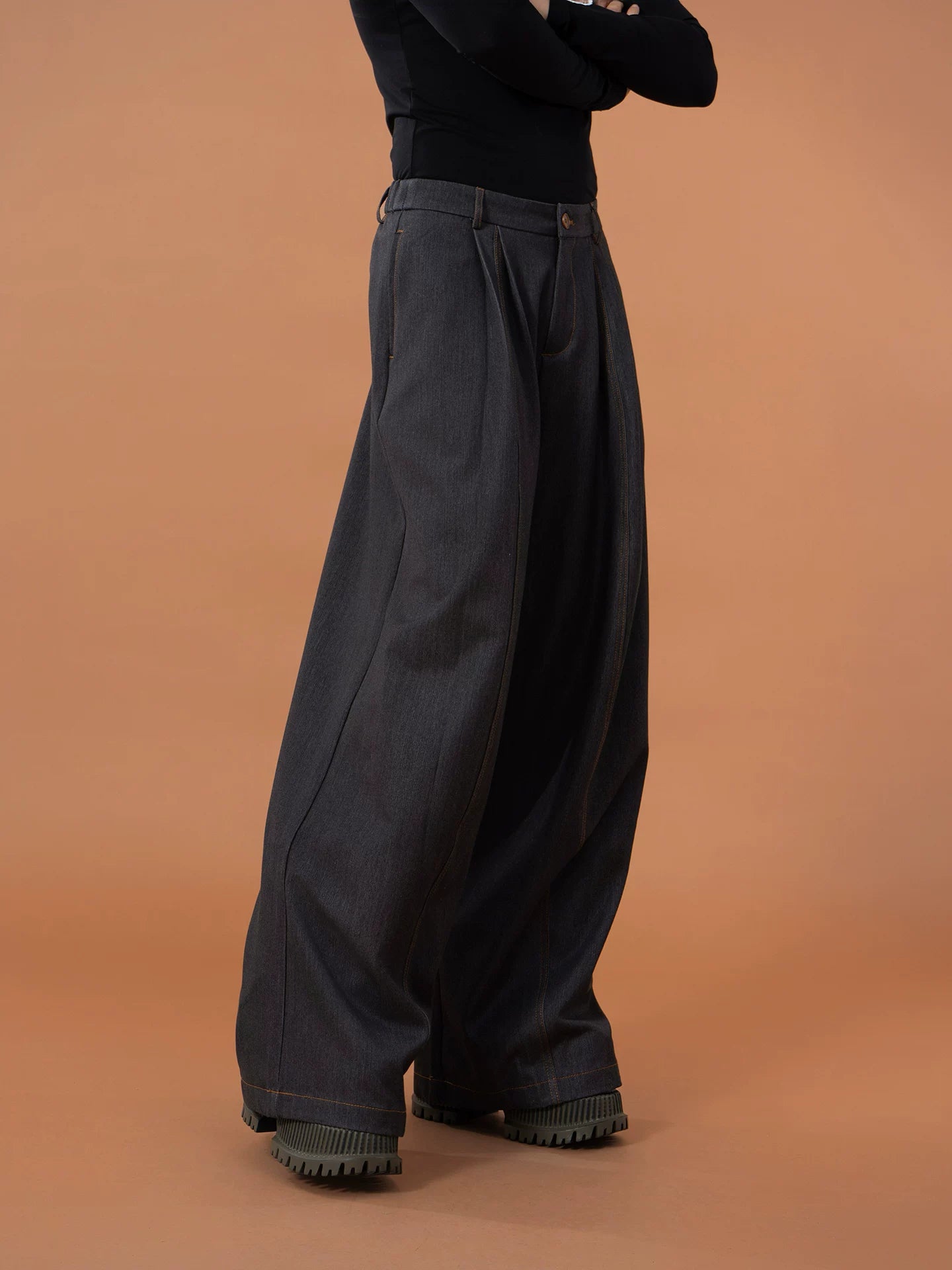 Men's Loose Gray Pleated Denim Pants