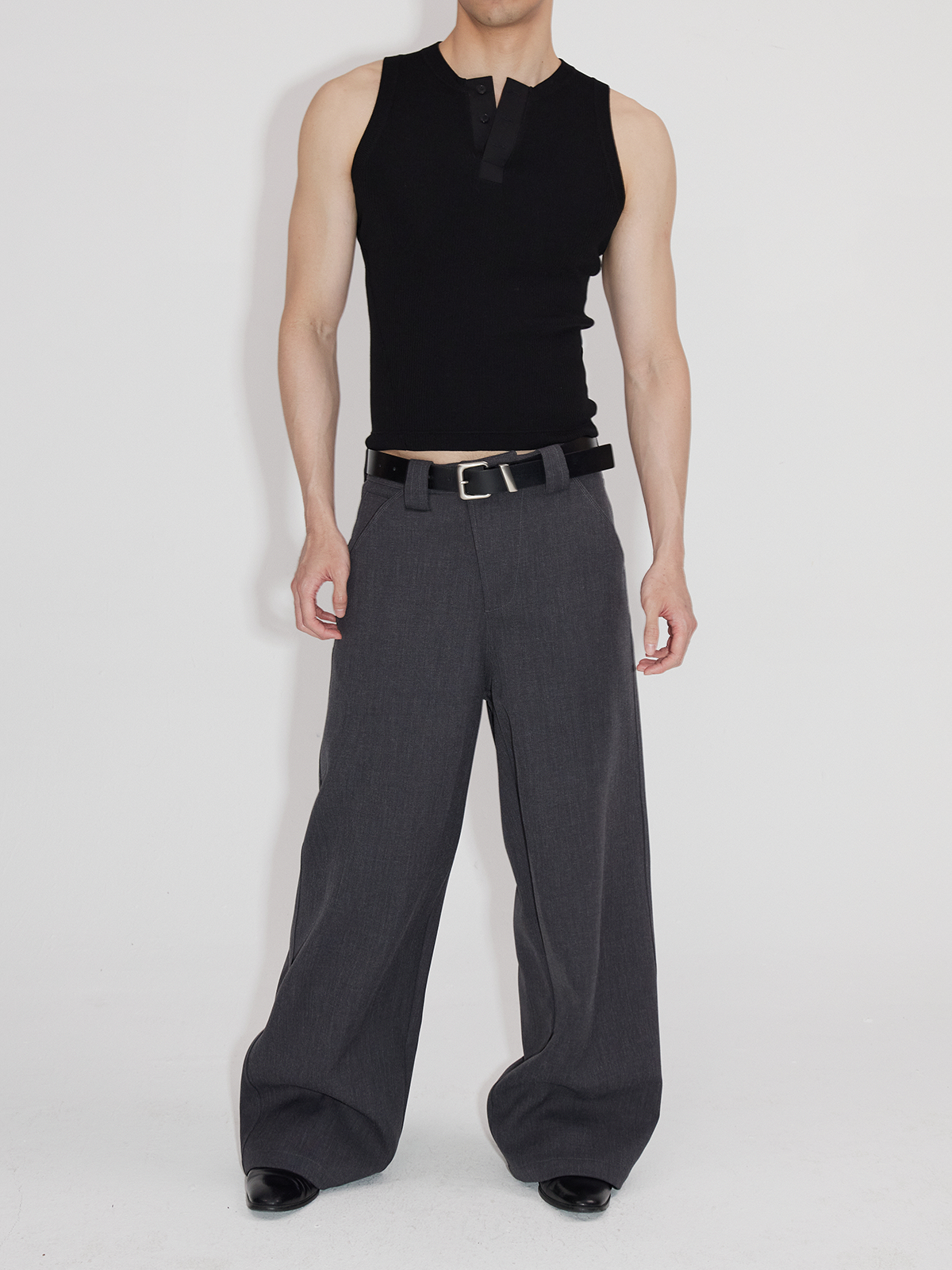 Wrinkle-Resistant V-Neck Cardigan Vest