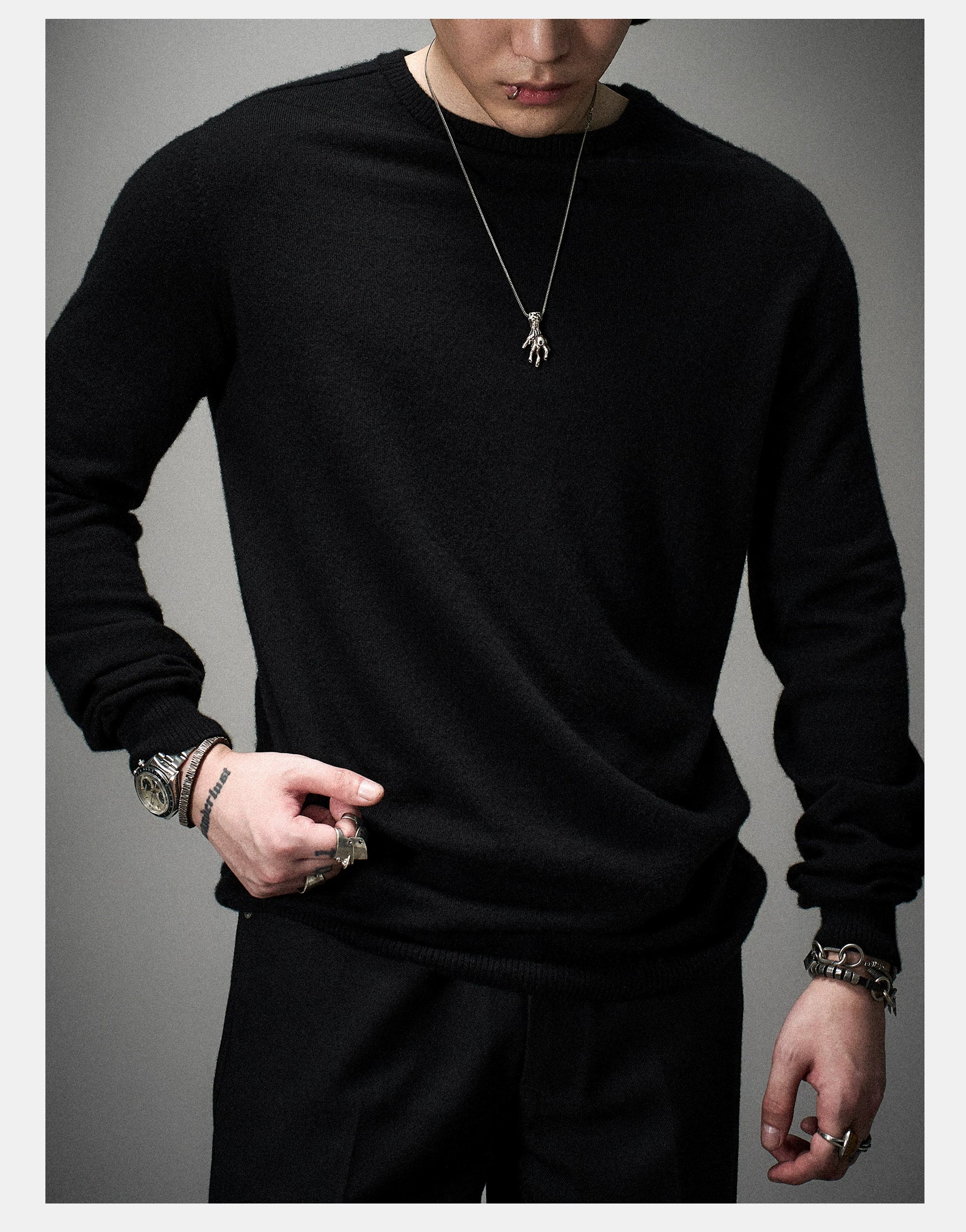 Fitted Dark Tailored Merino Cashmere Sweater