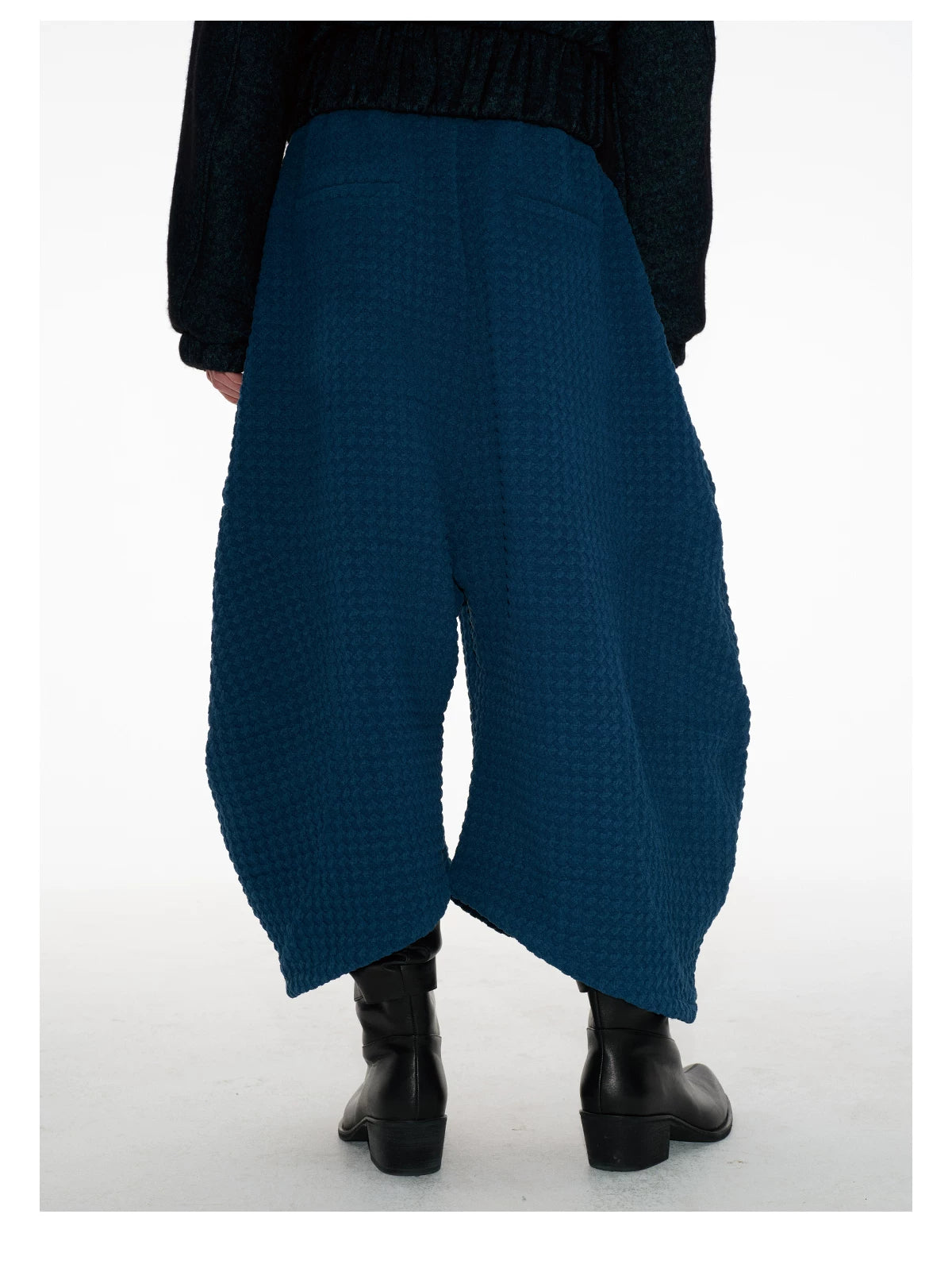 Jacquard Low-Rise Cropped Pants