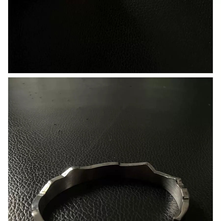 Adjustable Irregular Debossed Mirror Bracelet
