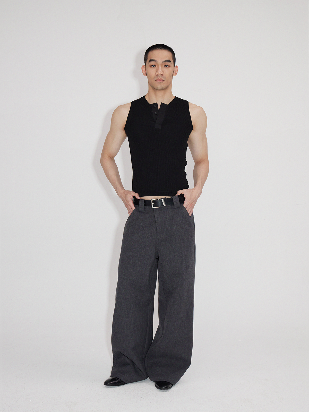 Wrinkle-Resistant V-Neck Cardigan Vest