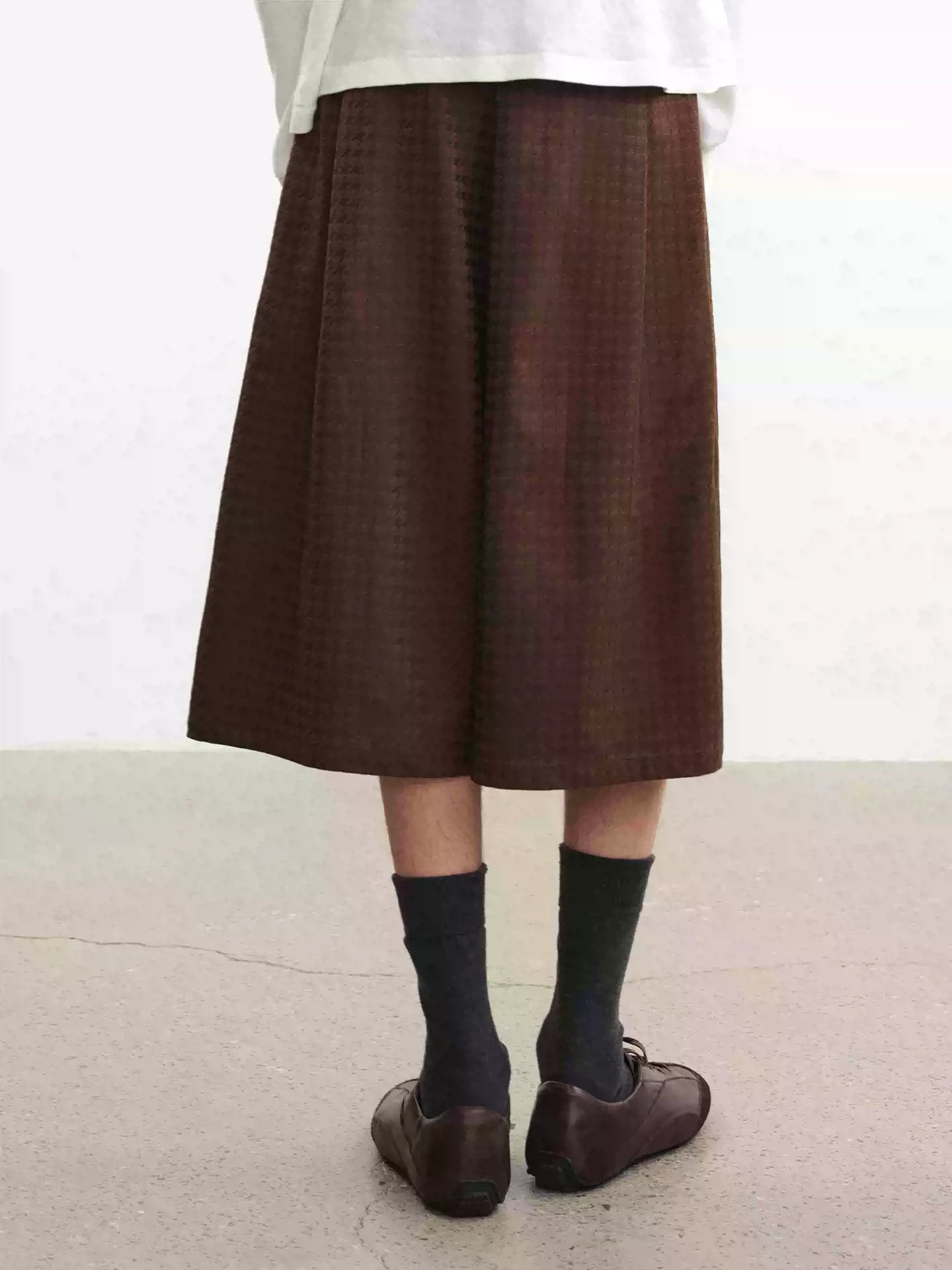 Houndstooth Pleated Capri Pants