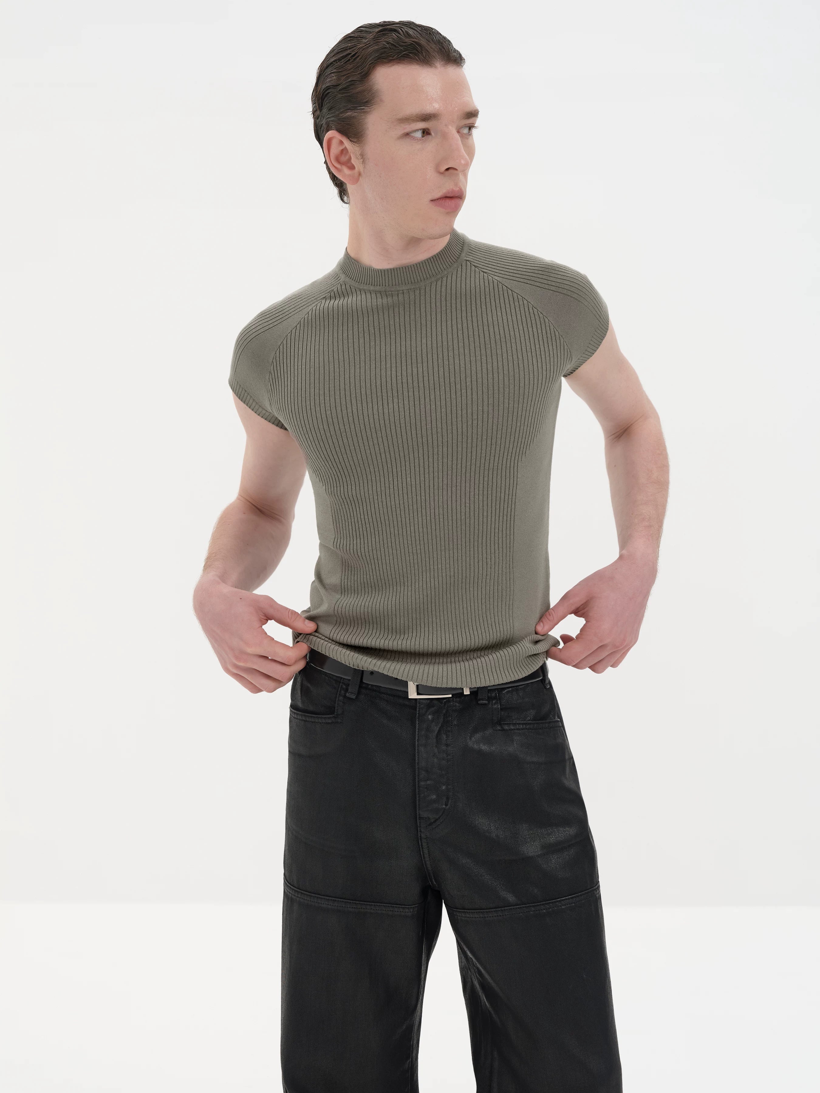 Lightweight Ribbed Short Sleeves