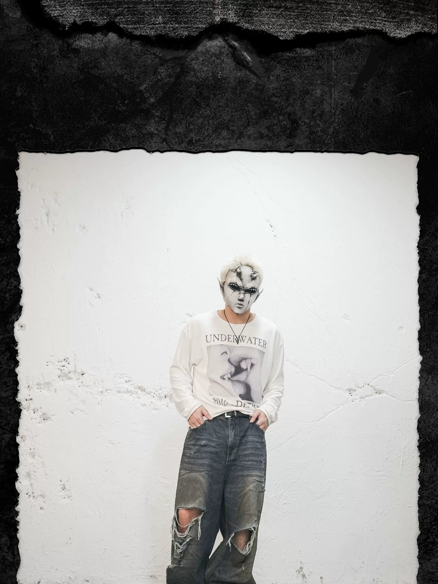 Devil's Kiss Long-sleeve Printed Linen Tee