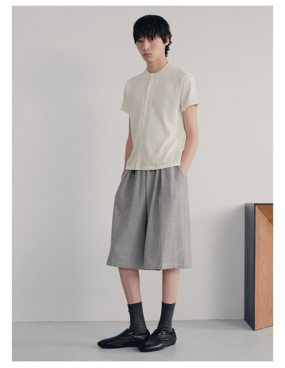 Bubble Pleated Plaid Capri Pants