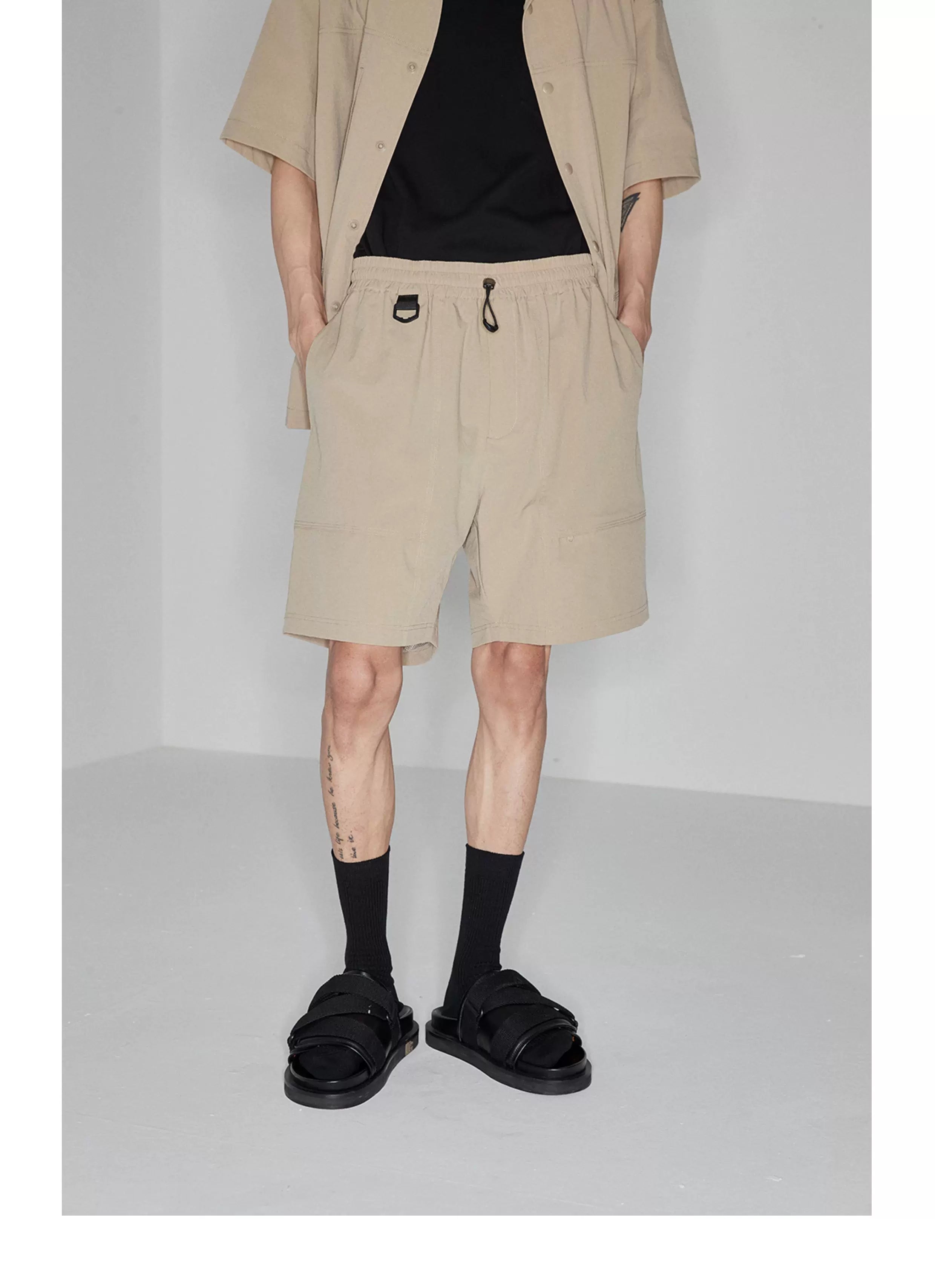 Plaid Multi-Pocket Elastic Waist Shorts