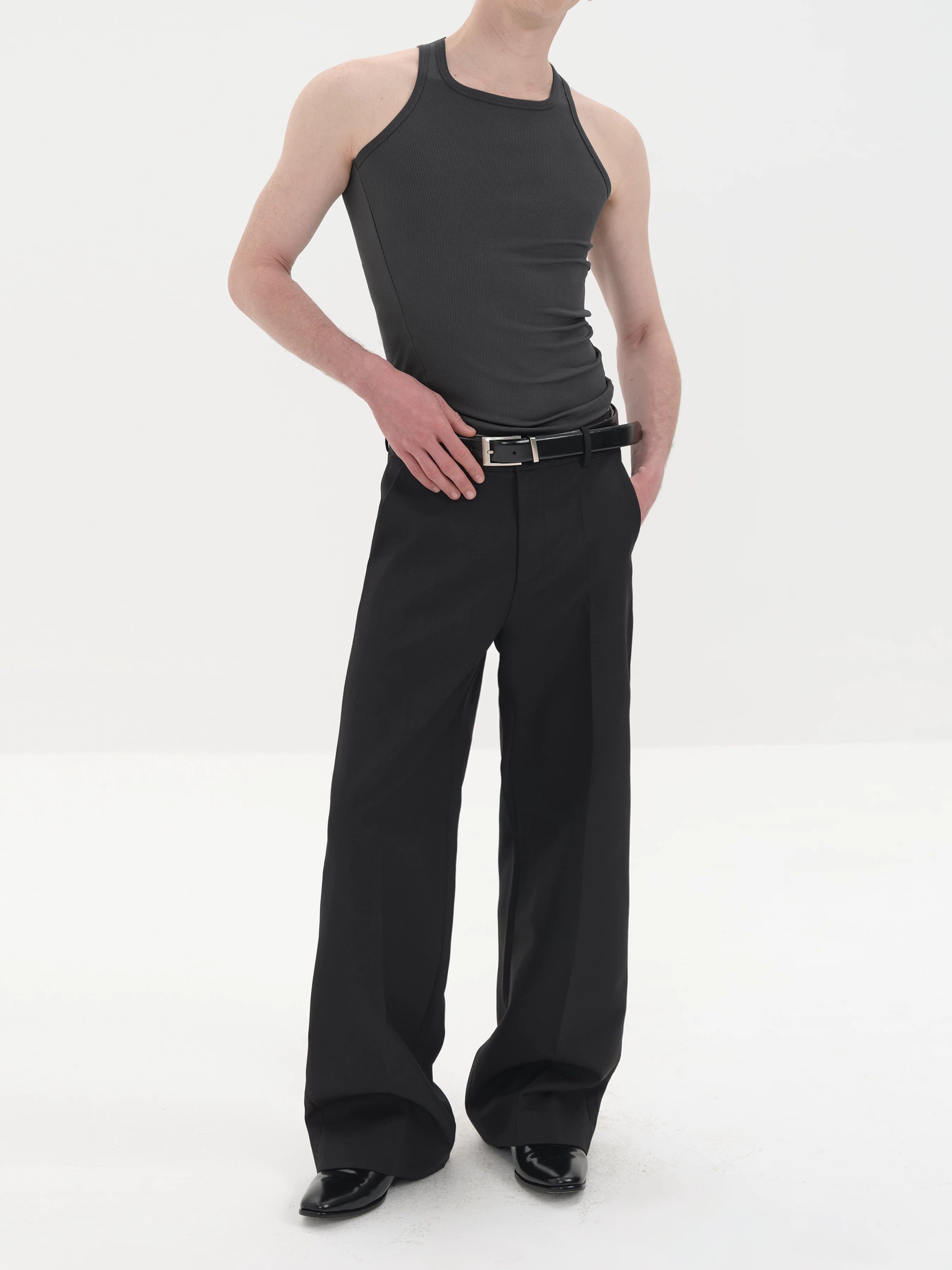 Flattering Lightweight Narrow Collar Vest