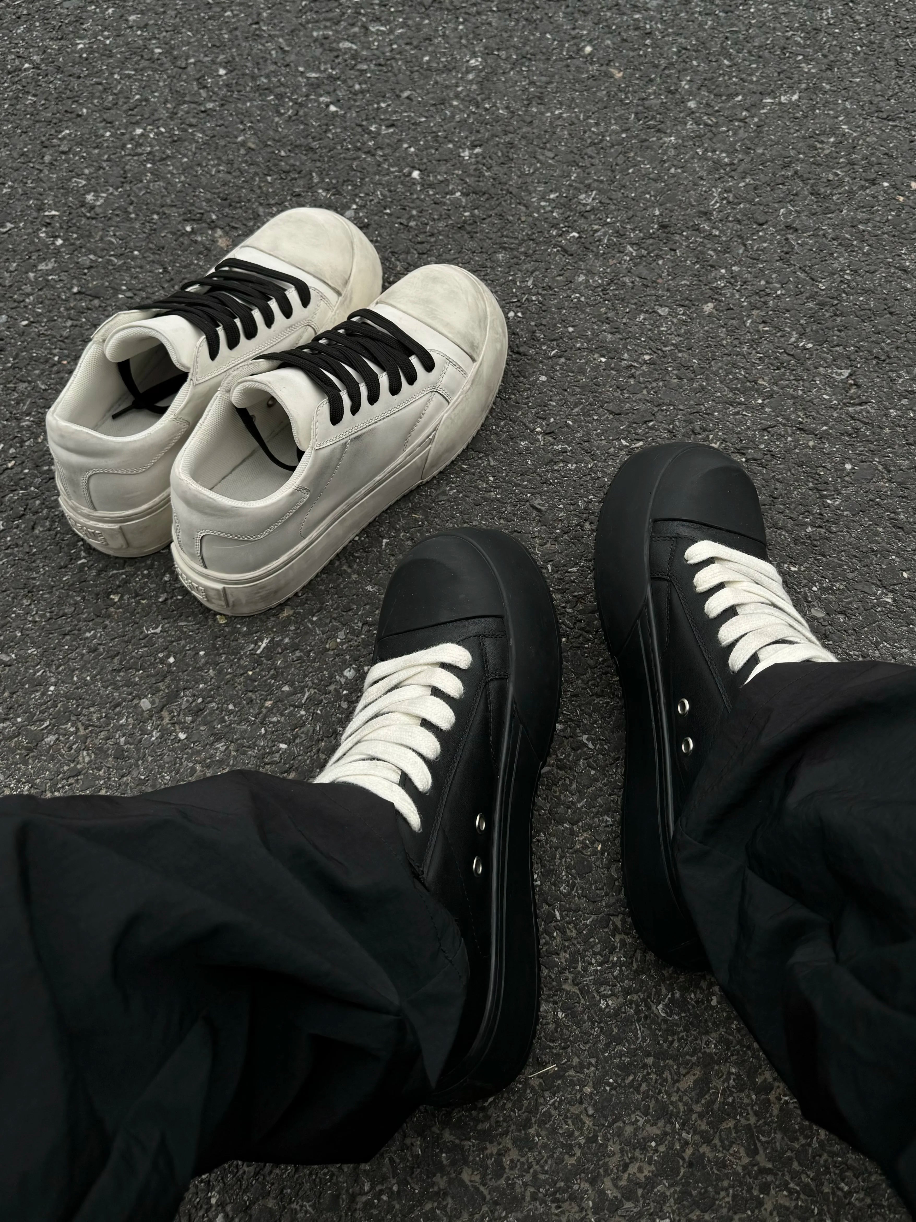 Unisex Distressed Low-Top Leather Platform Sneakers