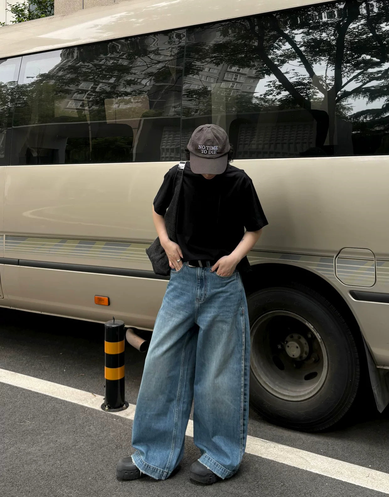 Wide Leg Cuffed Washed Jeans
